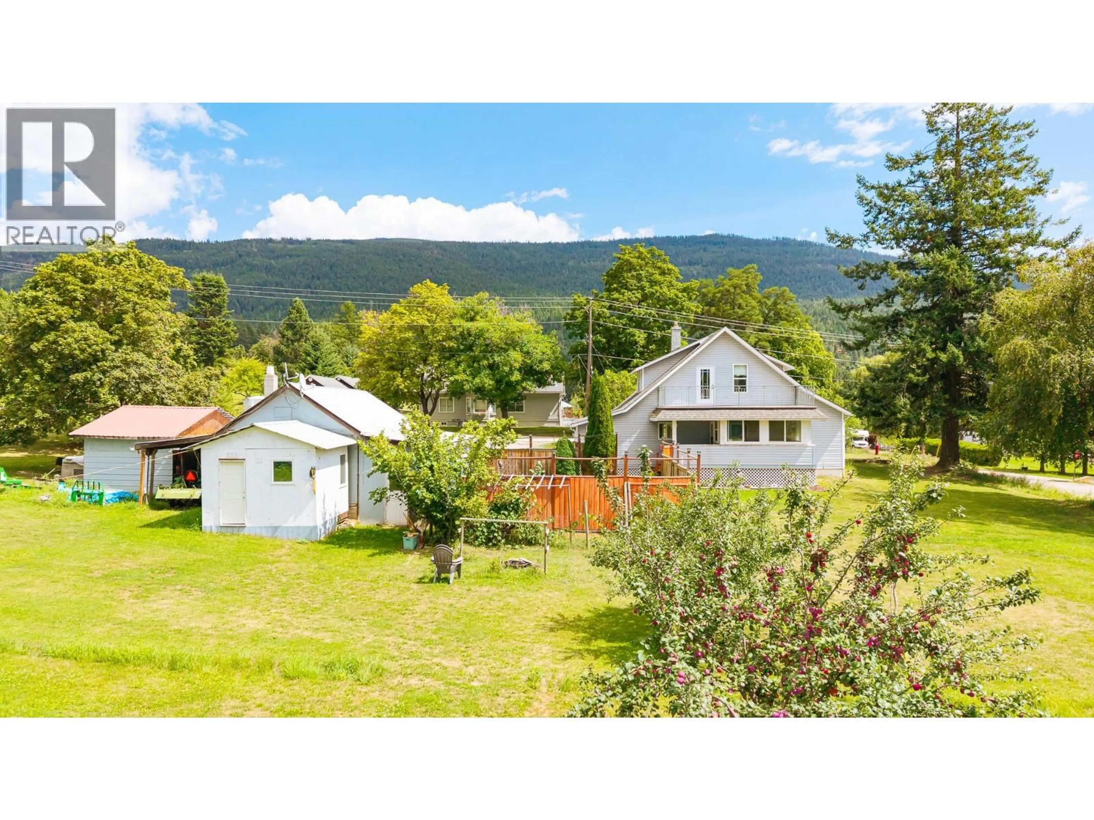 A pic from outside/outdoor area/front of a property/back of a property/a pic from drone, mountain view for 5315 CORY ROAD, Wynndel British Columbia V0B2N1