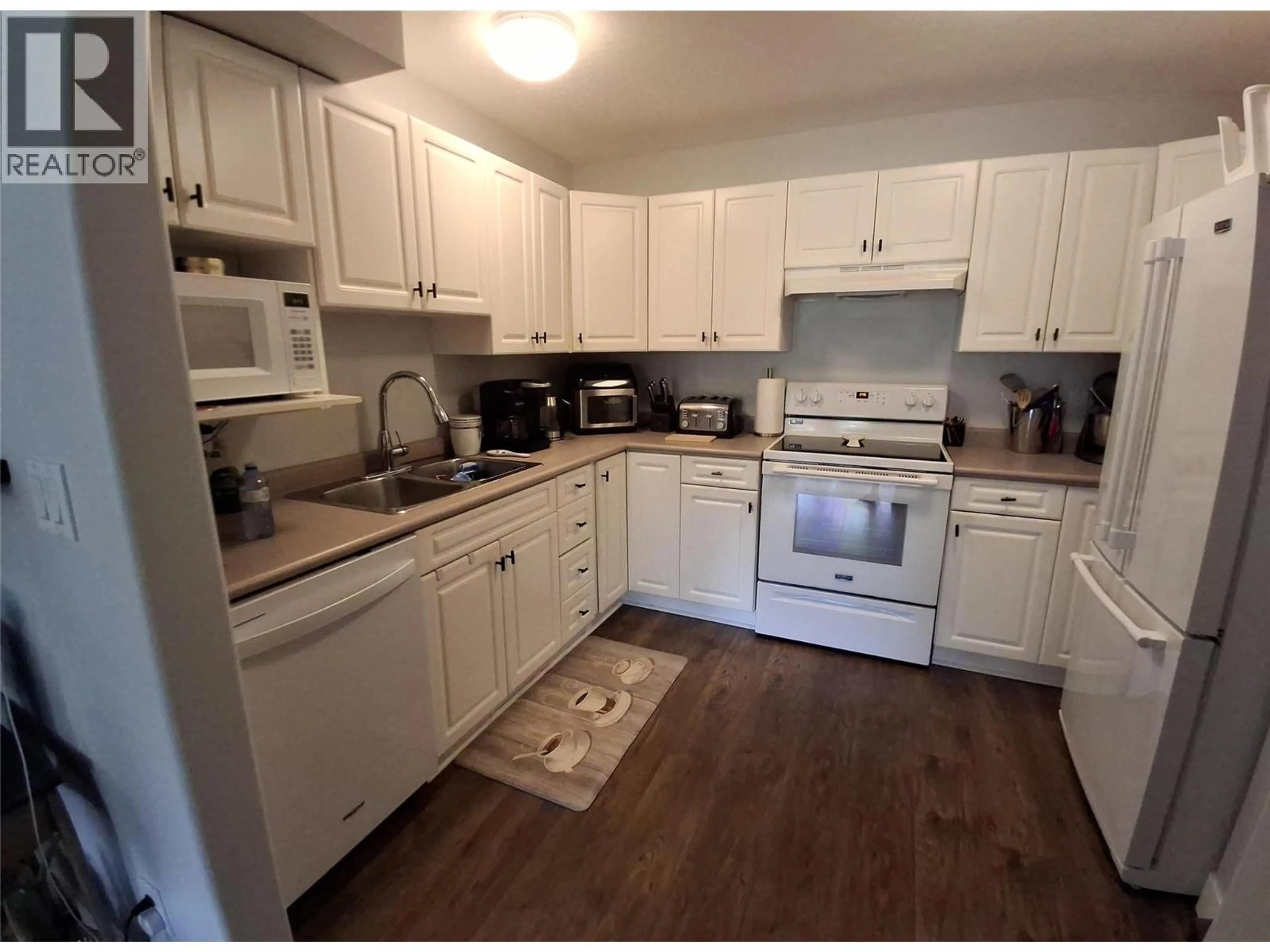 Standard kitchen, unknown for 301 - 743 OKANAGAN AVENUE, Chase British Columbia V0E1M0