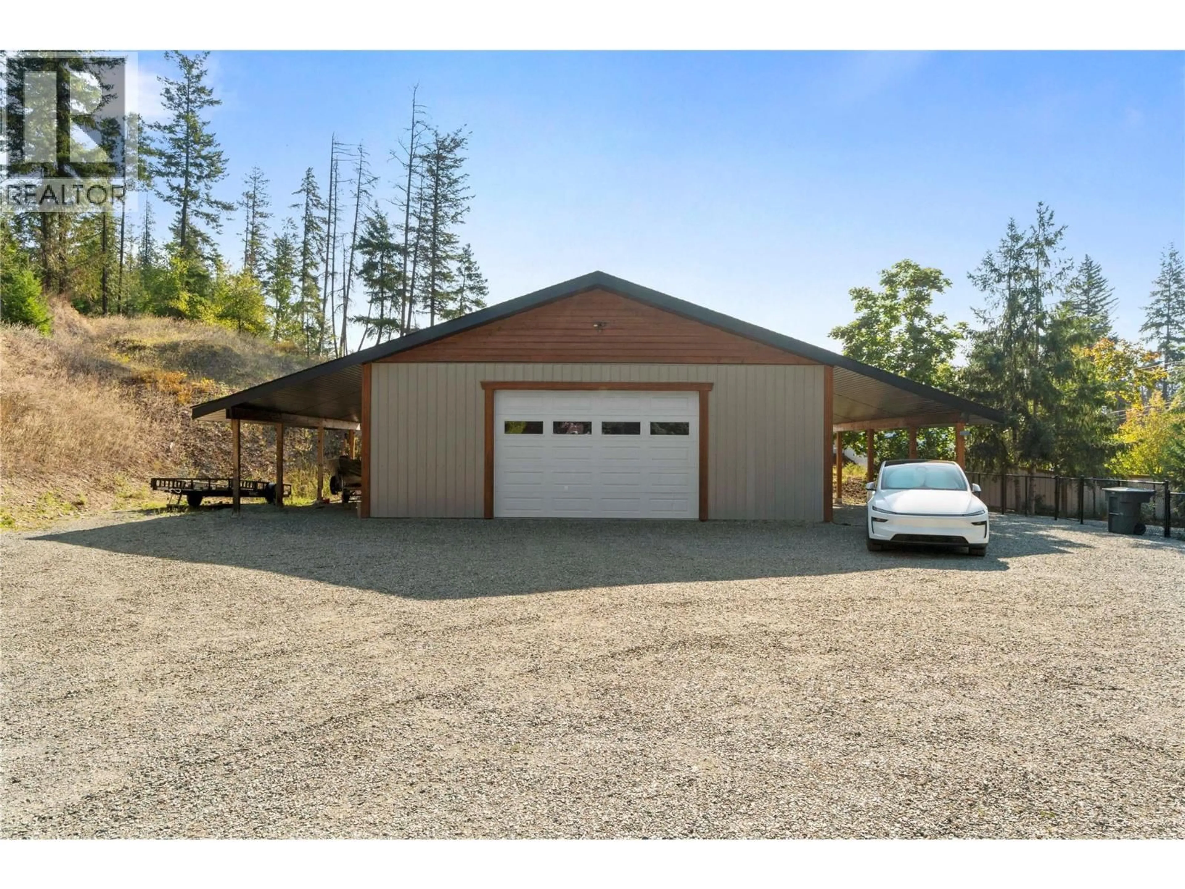 Indoor garage for 5327 SQUILAX ANGLEMONT ROAD, Celista British Columbia V0E1M6