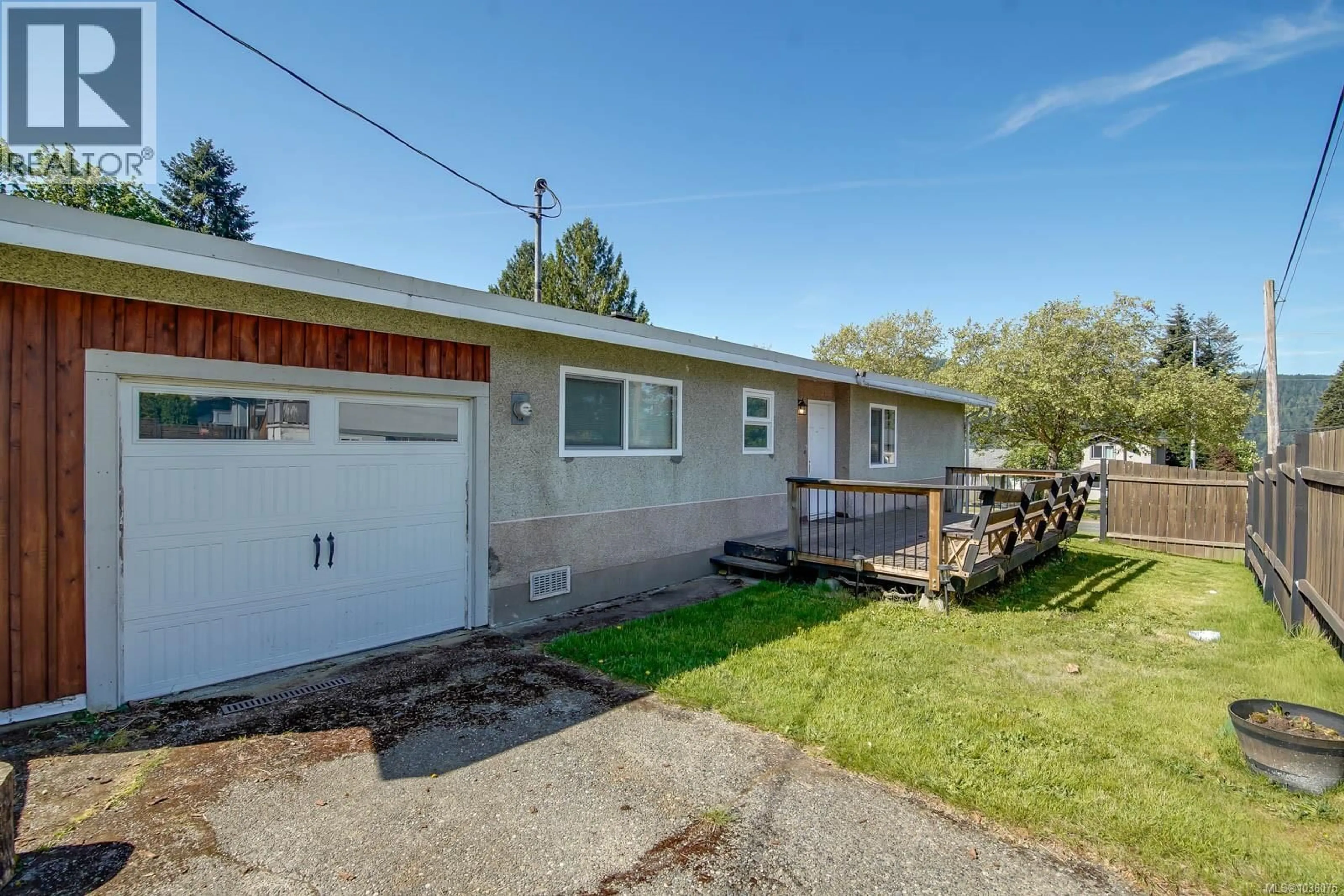 Home with vinyl exterior material, street for 2597 3RD AVENUE, Port Alberni British Columbia V9Y2B5