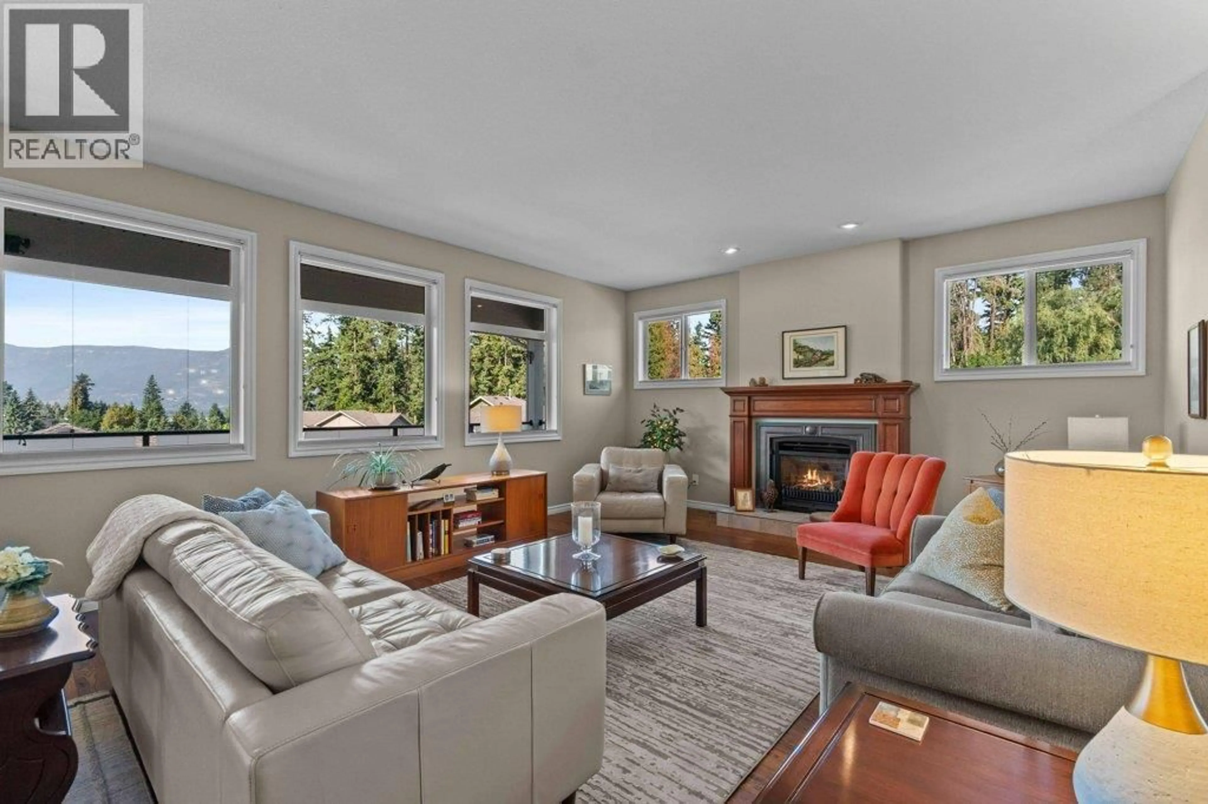 Living room with furniture, unknown for 8 - 1581 20 STREET NORTHEAST, Salmon Arm British Columbia V1E0A7