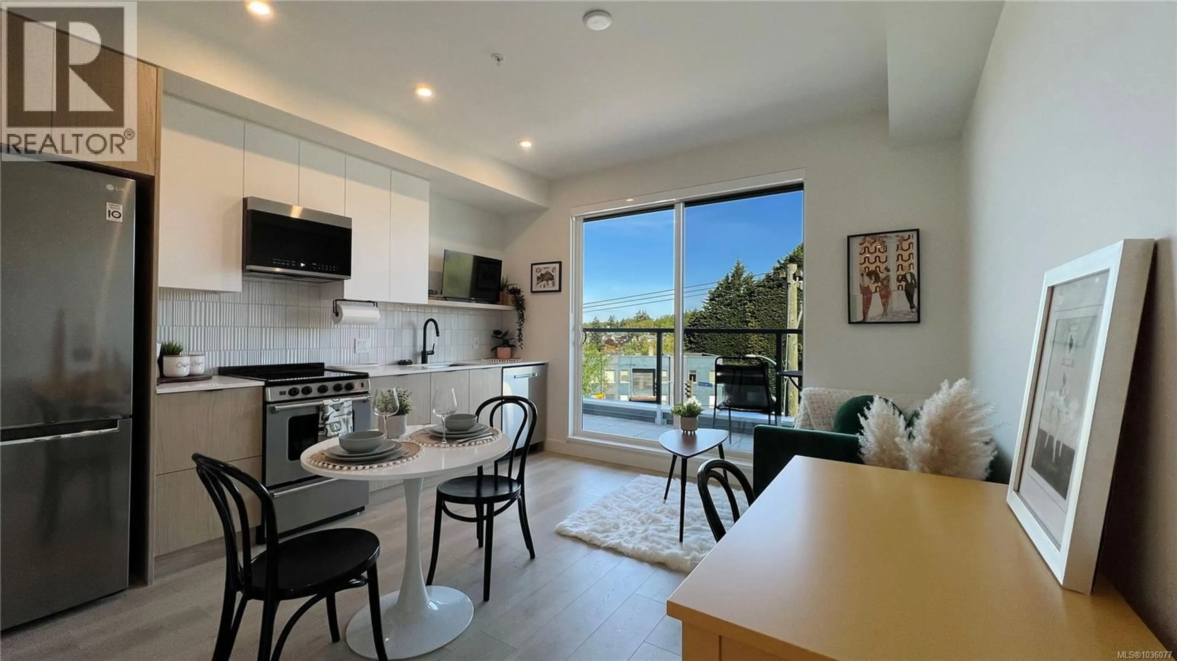 Open concept kitchen, unknown for 404 - 1301 HILLSIDE AVENUE, Victoria British Columbia V8T2B3