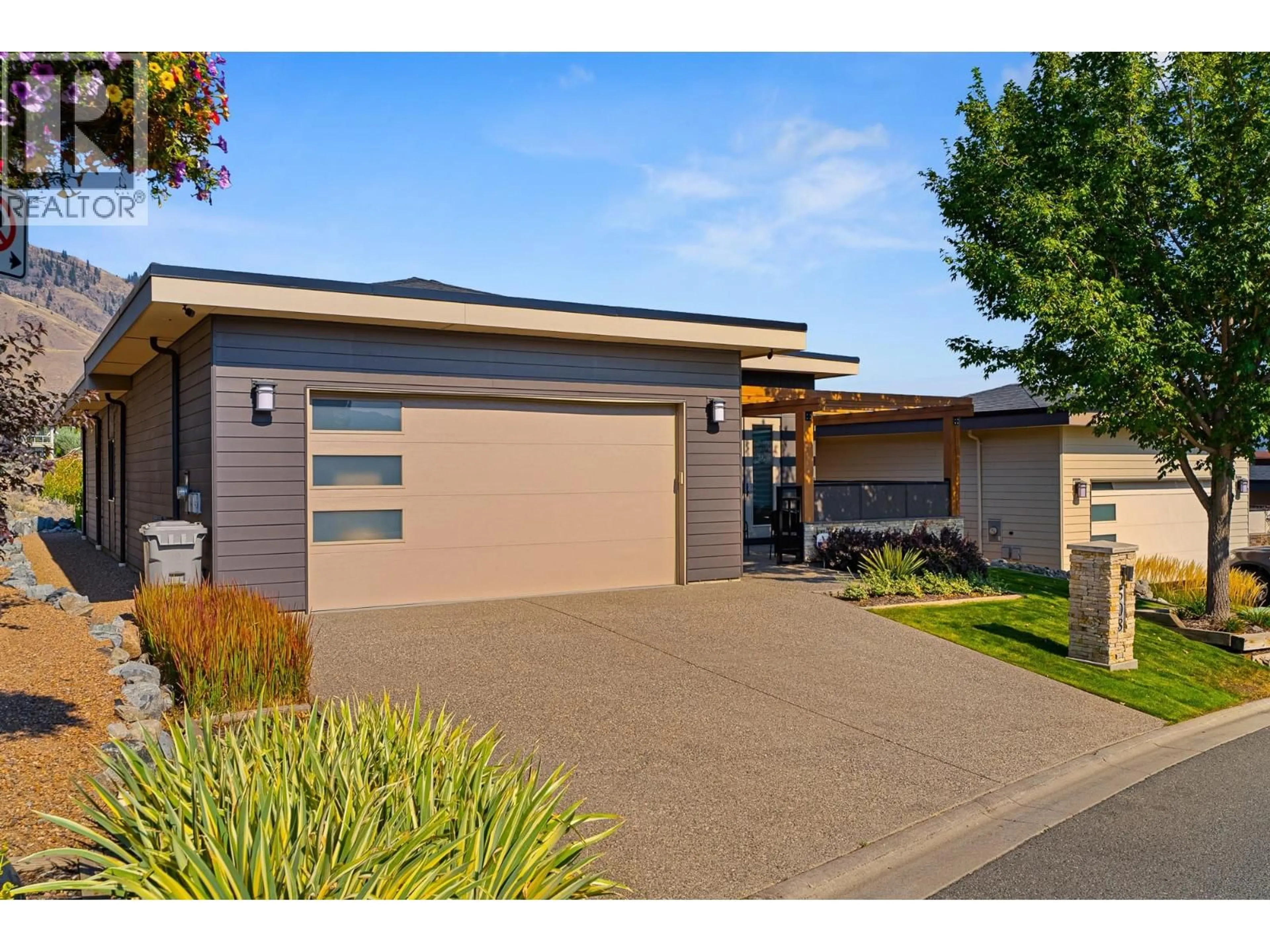 Home with brick exterior material, street for 508 POINTE PLACE, Kamloops British Columbia V2H0C1