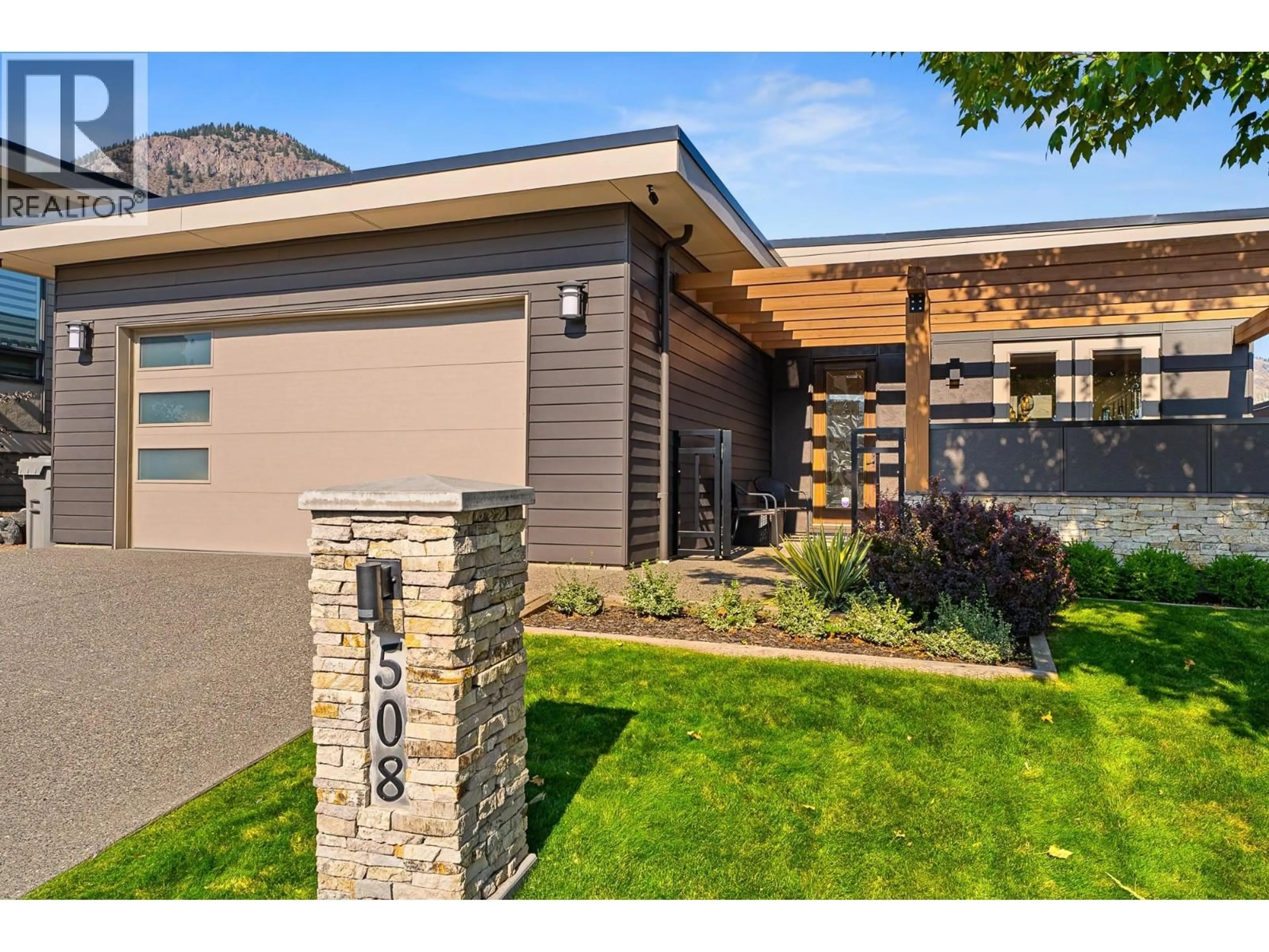 Home with brick exterior material, street for 508 POINTE PLACE, Kamloops British Columbia V2H0C1