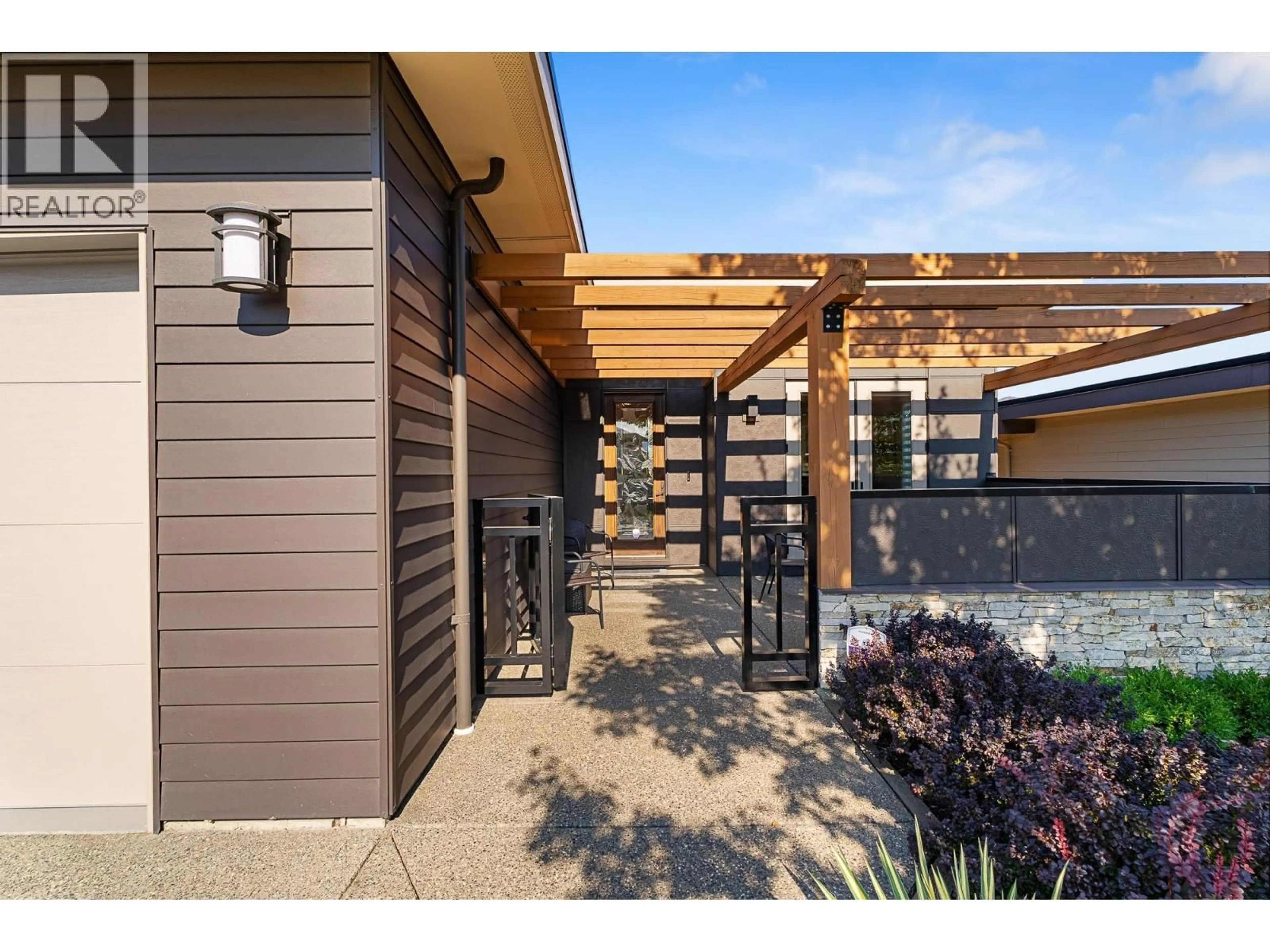 Indoor entryway for 508 POINTE PLACE, Kamloops British Columbia V2H0C1