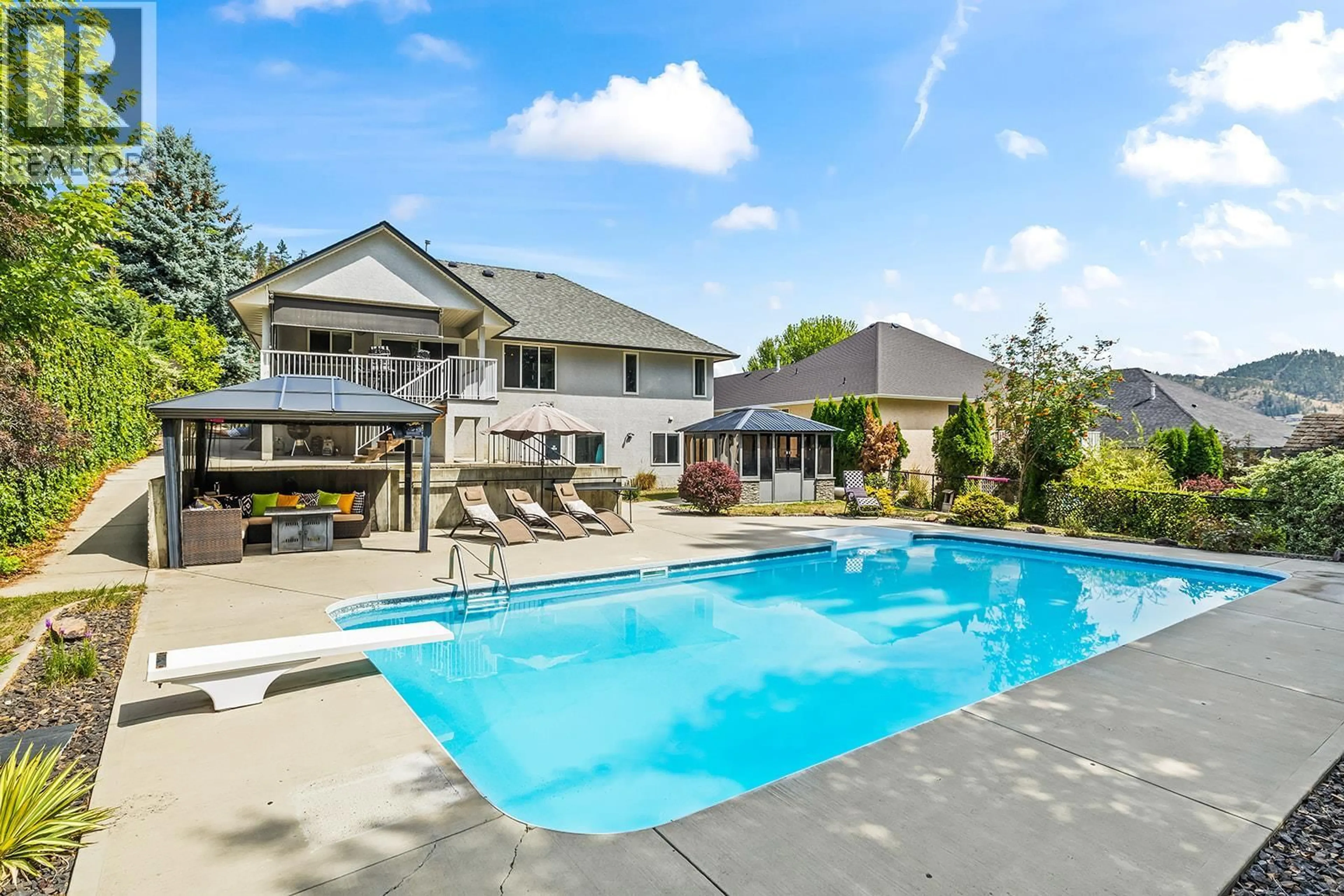 Pool for 1687 SPRUCEGLEN DRIVE, Kelowna British Columbia V1V2K8