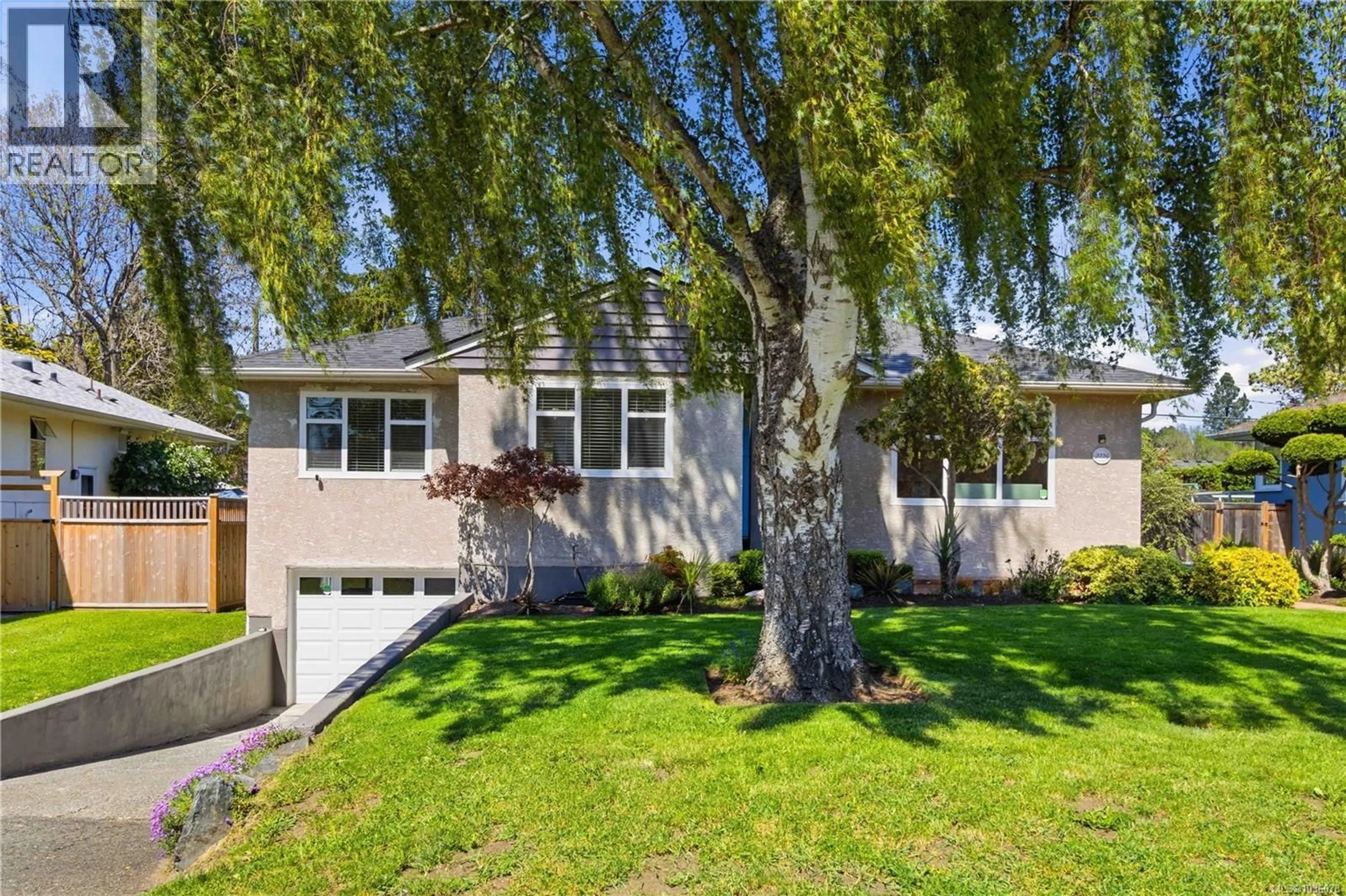 Home with vinyl exterior material, street for 2228 PACIFIC AVENUE, Oak Bay British Columbia V8R2V5