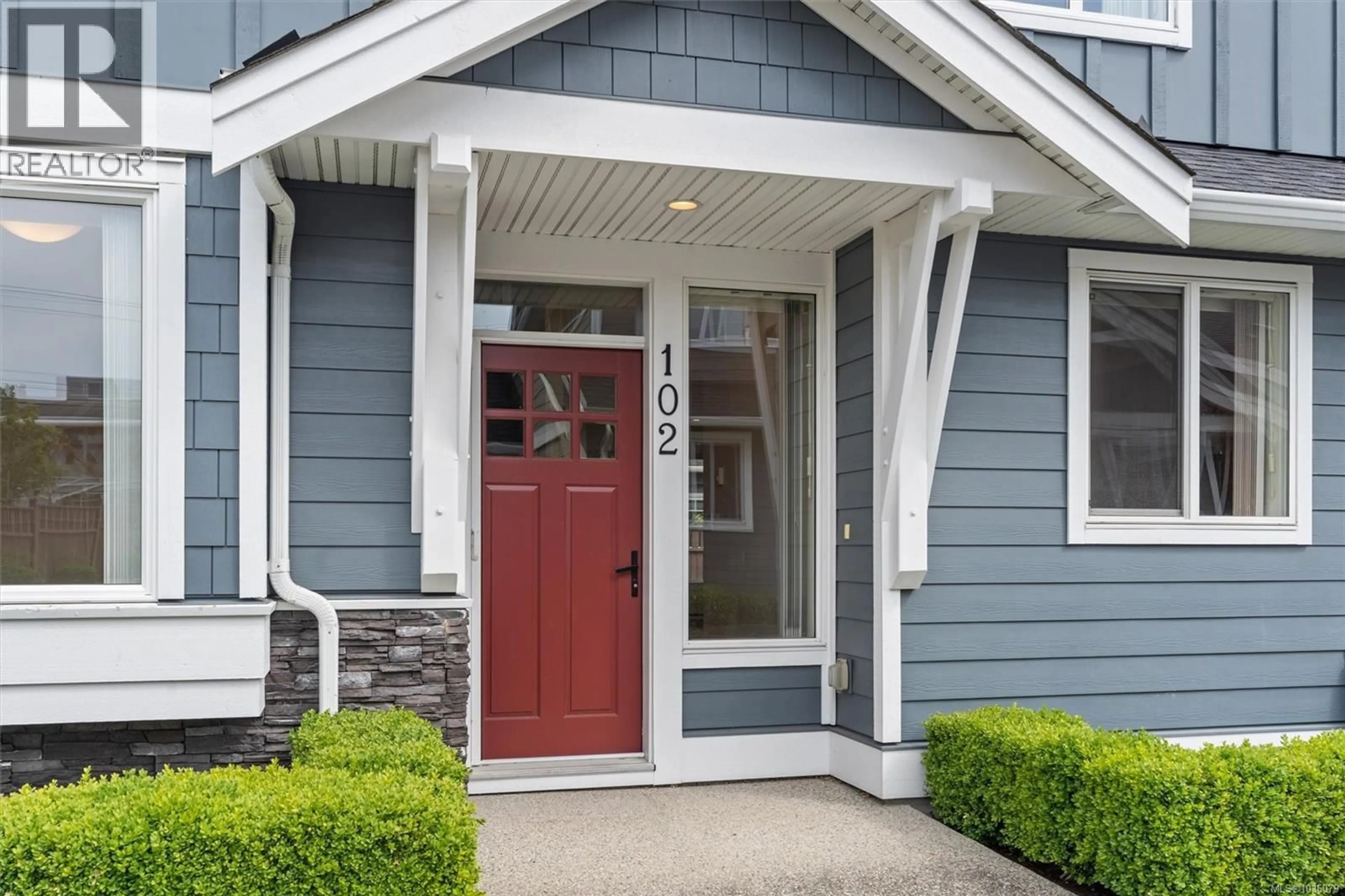 Home with vinyl exterior material, street for 102 - 1994 JOHN ROAD, North Saanich British Columbia V8L2P9