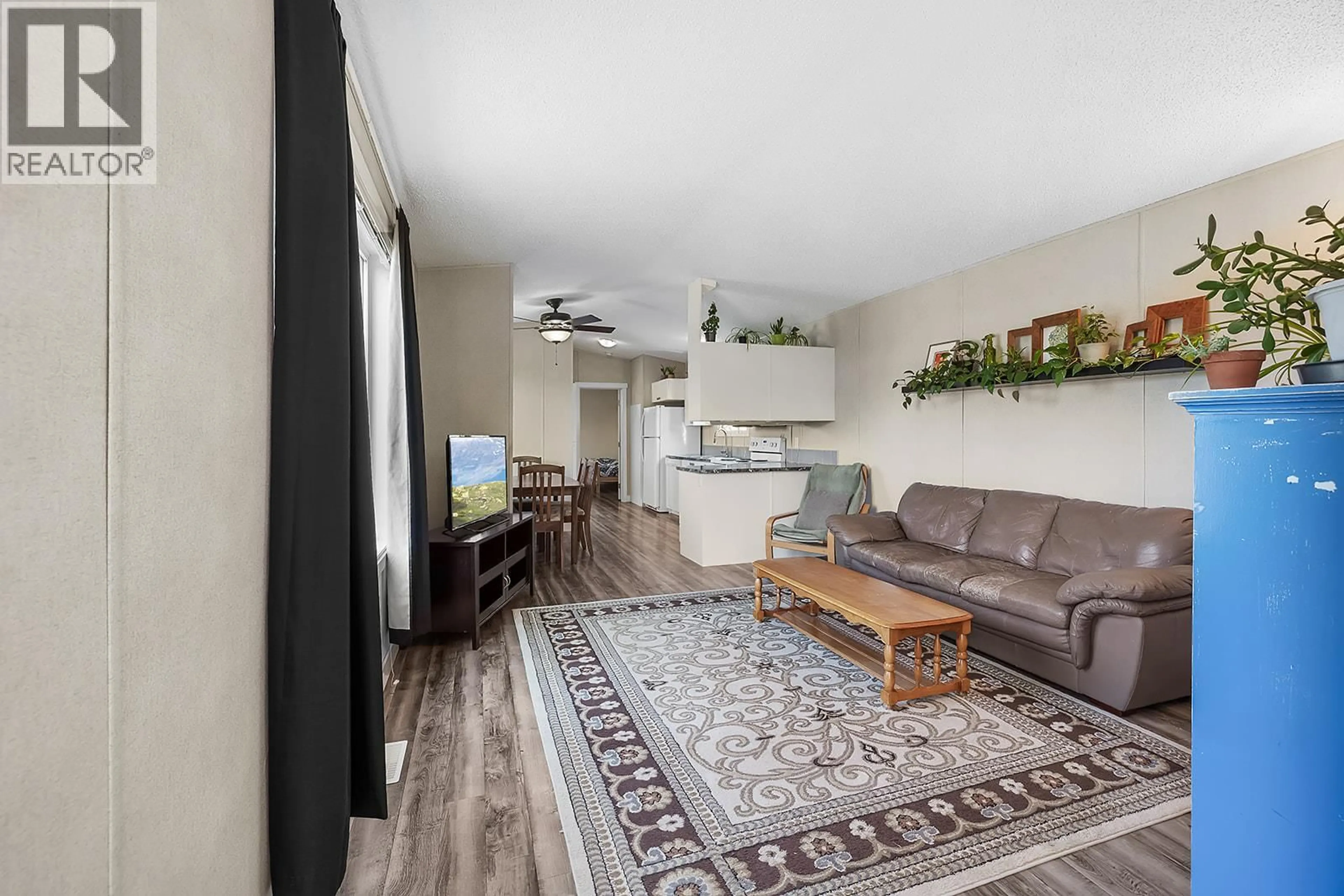 Living room with furniture, unknown for 7306 BERTRAND ROAD, Jaffray British Columbia V0B1T0