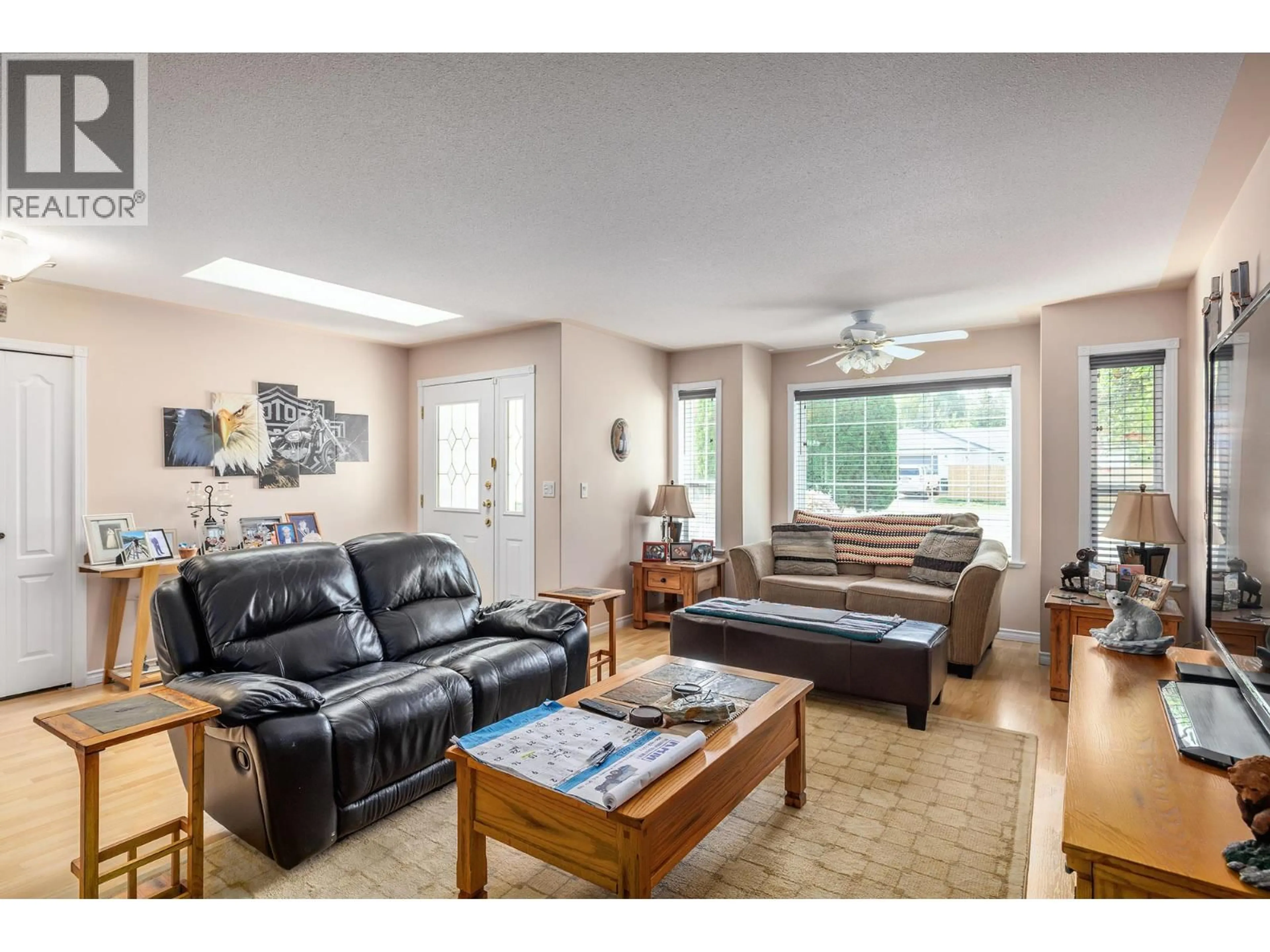 Living room with furniture, unknown for 3250 BRUN ROAD, Lake Country British Columbia V4V1V9