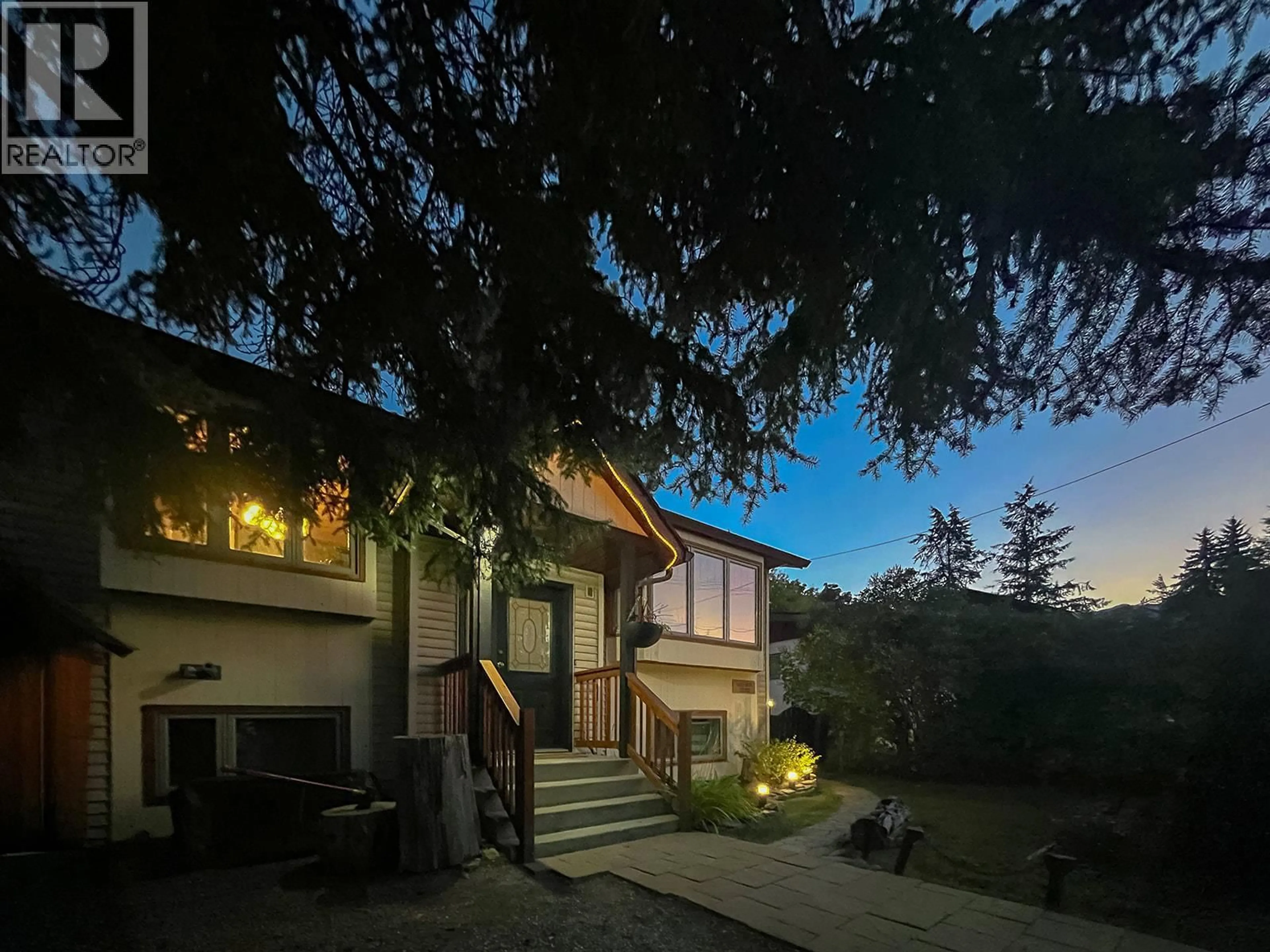Patio, street for 1326 10TH STREET SOUTH, Golden British Columbia V0A1H0