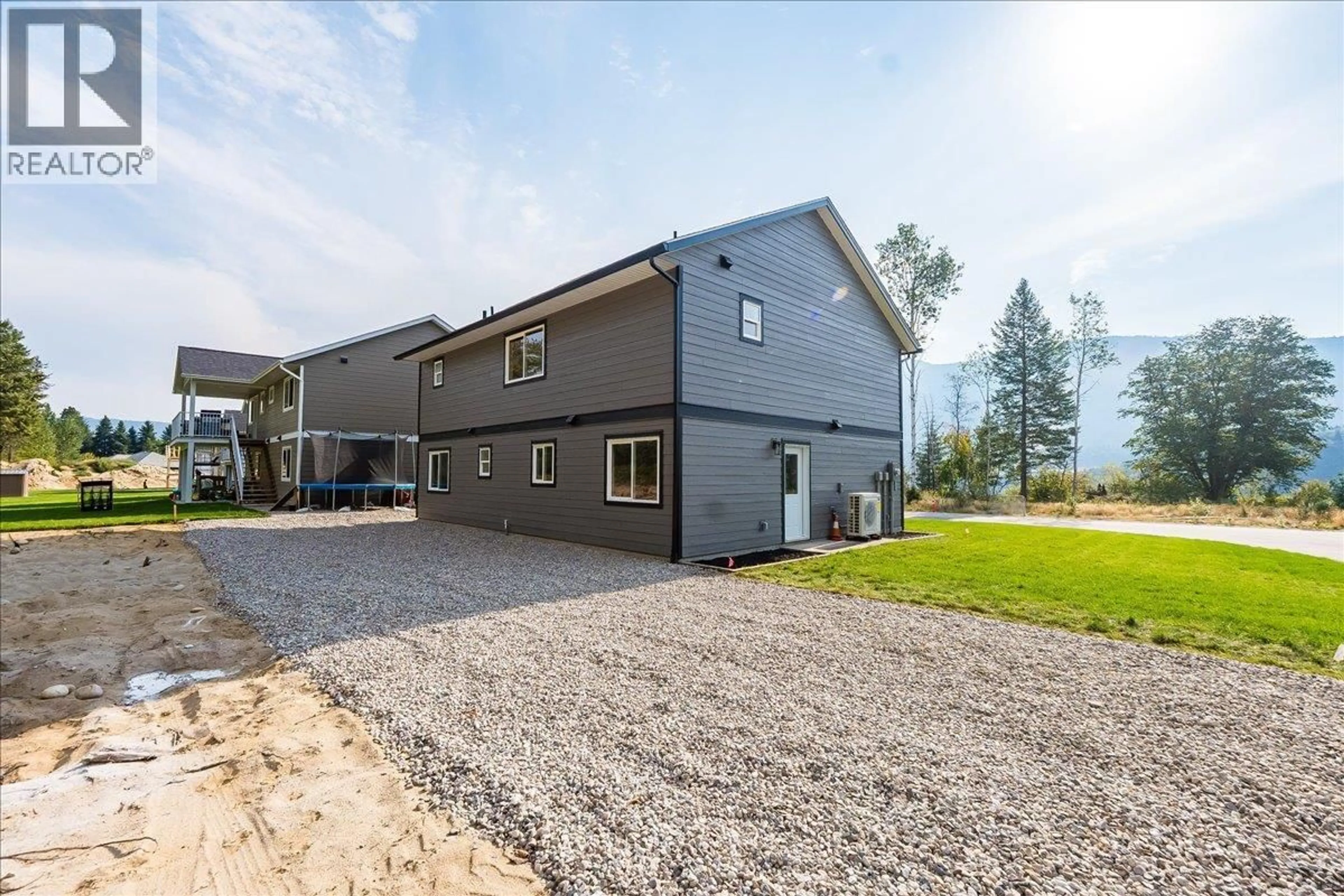 A pic from outside/outdoor area/front of a property/back of a property/a pic from drone, unknown for 3728 TOBA ROAD, Castlegar British Columbia V1N4Y3