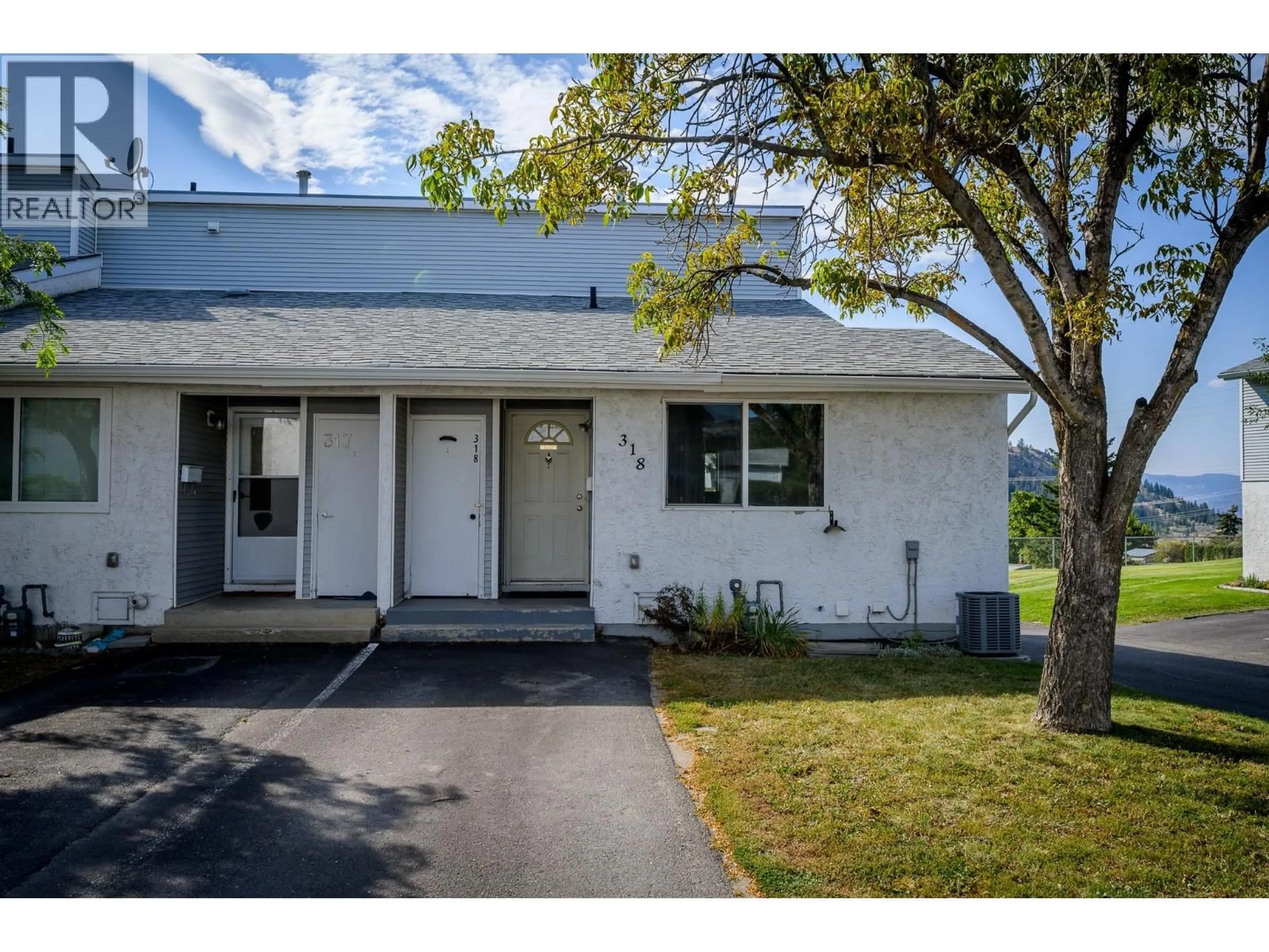 Home with vinyl exterior material, street for 318 - 1780 SPRINGVIEW PLACE, Kamloops British Columbia V2H0C6