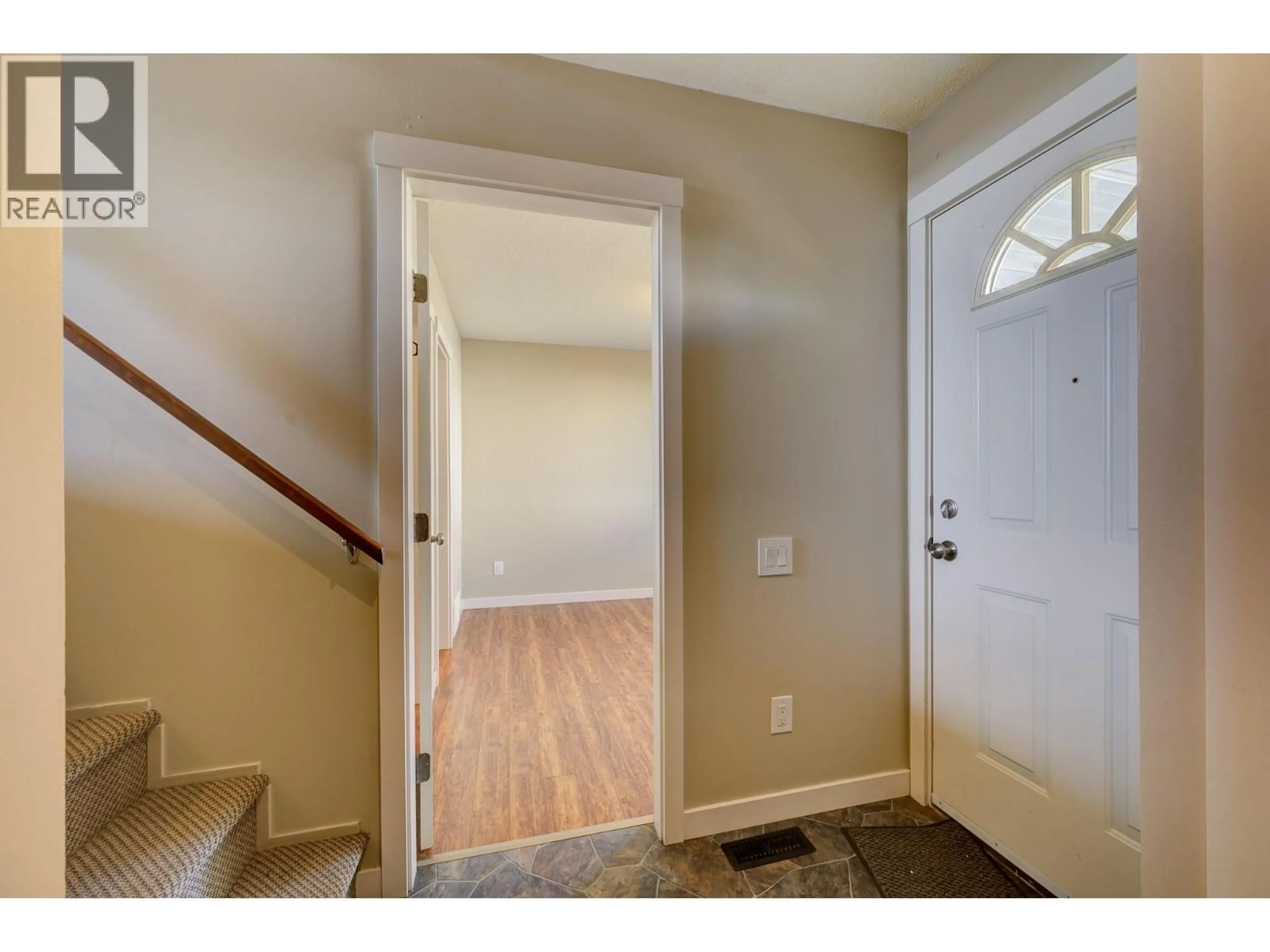 Indoor entryway for 318 - 1780 SPRINGVIEW PLACE, Kamloops British Columbia V2H0C6