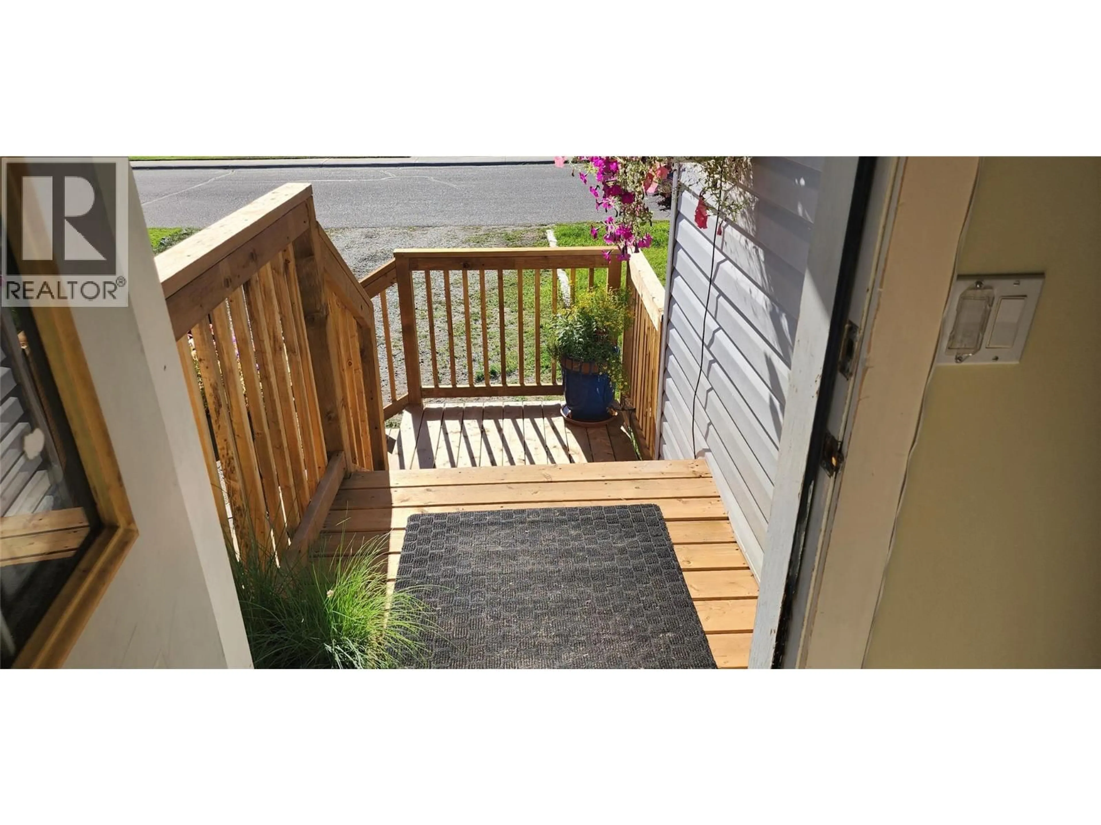 Patio, street for 7766 18TH STREET, Grand Forks British Columbia V0H1H2