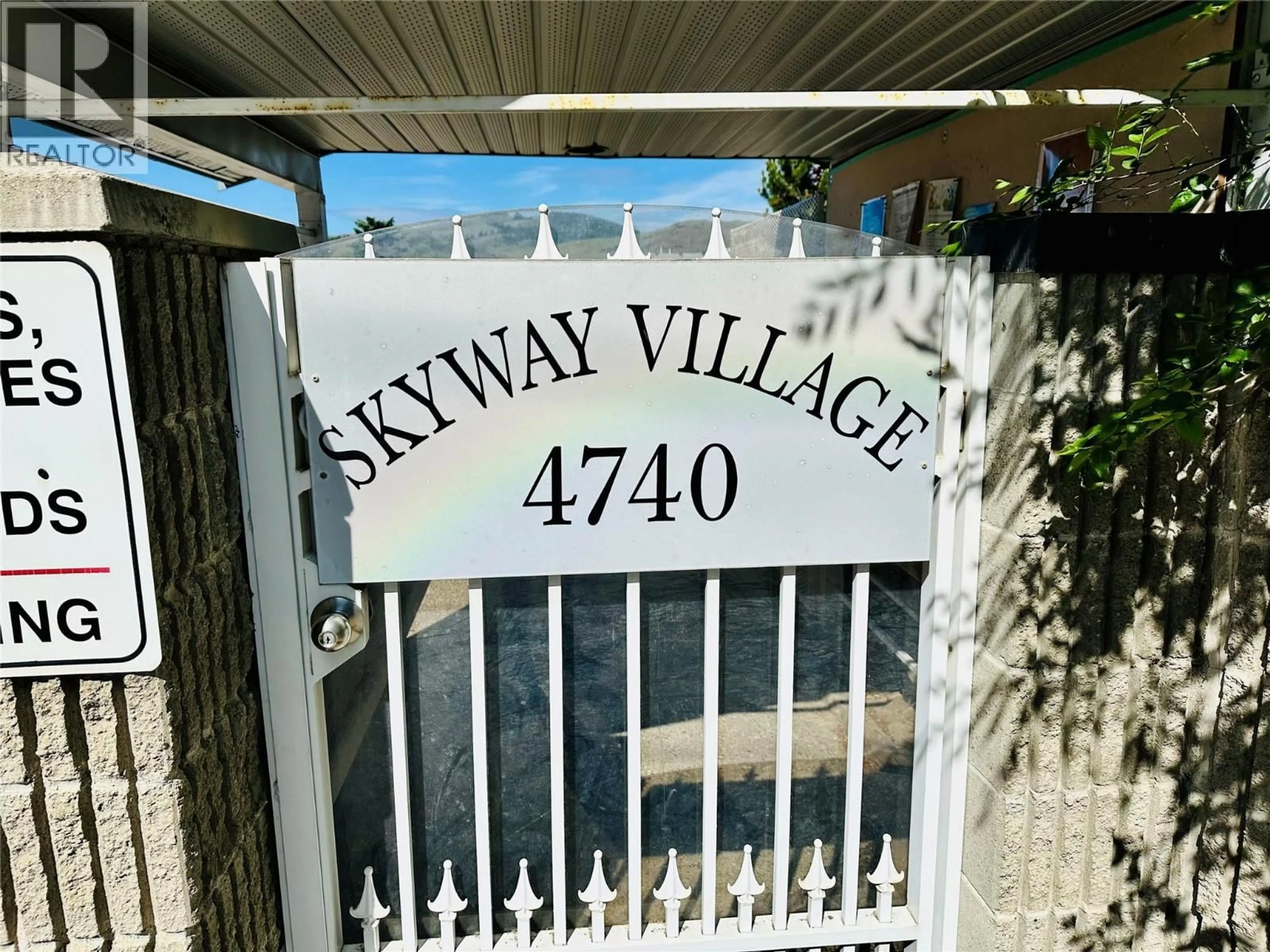 Indoor entryway for 52 - 4740 20 STREET, Vernon British Columbia V1T9N7
