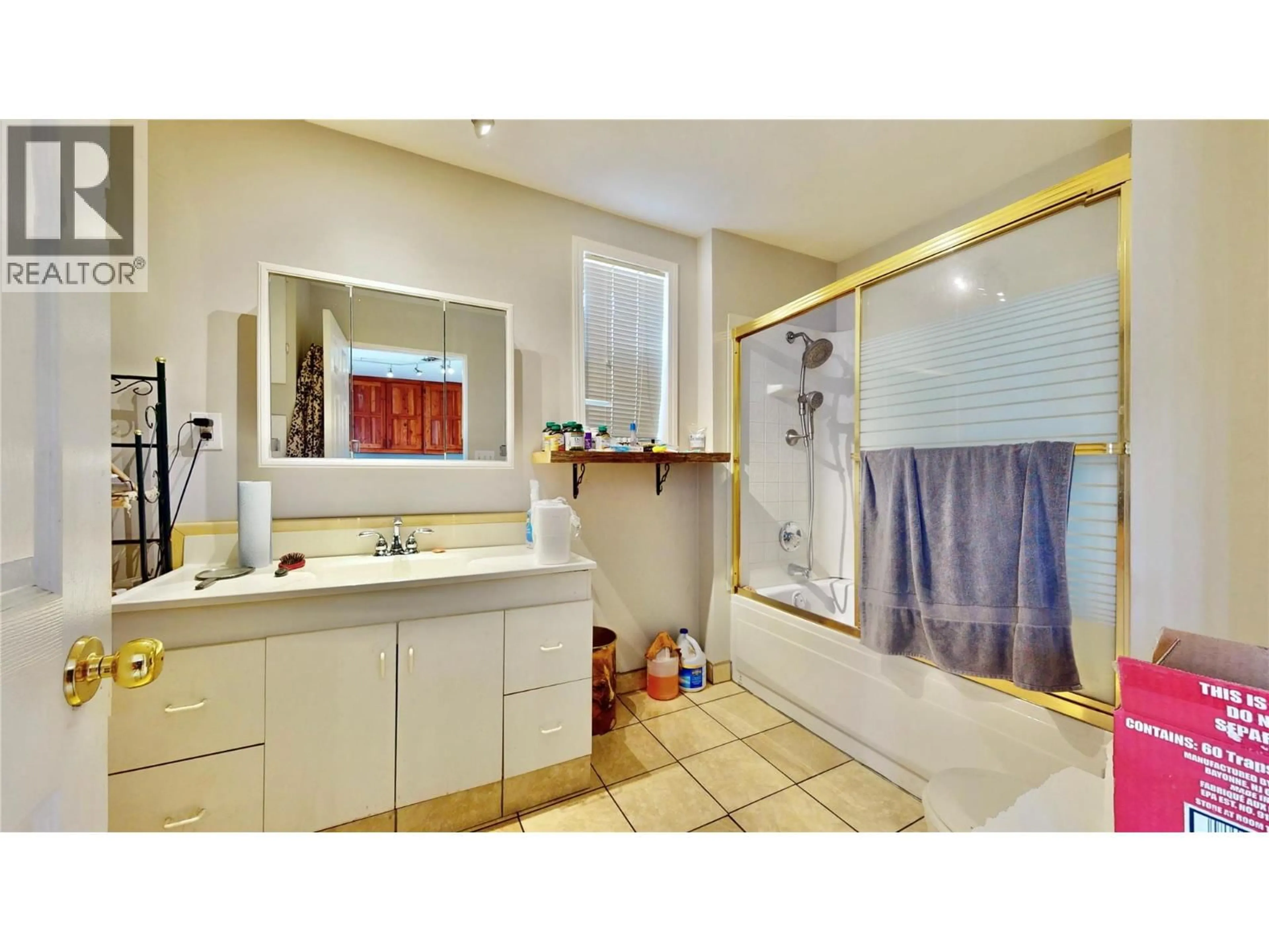 Standard bathroom, ceramic/tile floor for 213 5TH AVENUE SOUTH, Cranbrook British Columbia V1C2G5