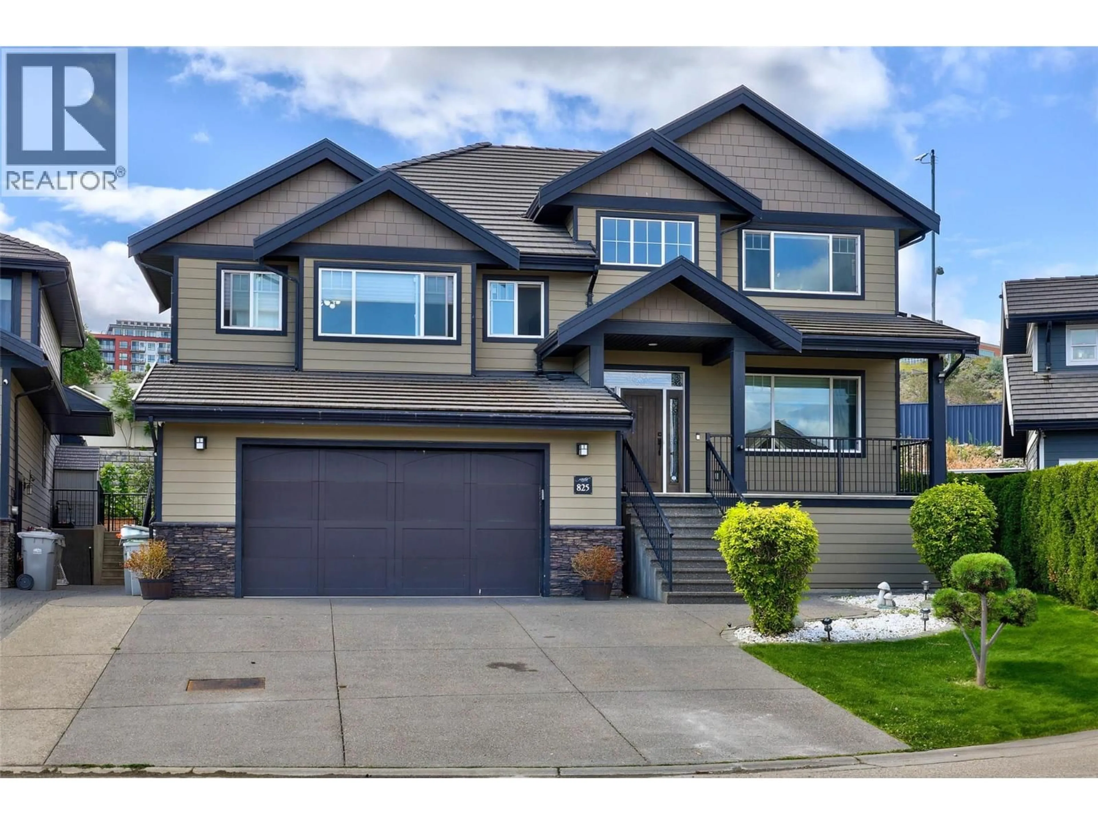 Home with vinyl exterior material, street for 825 FERNIE COURT, Kamloops British Columbia V2C0A7