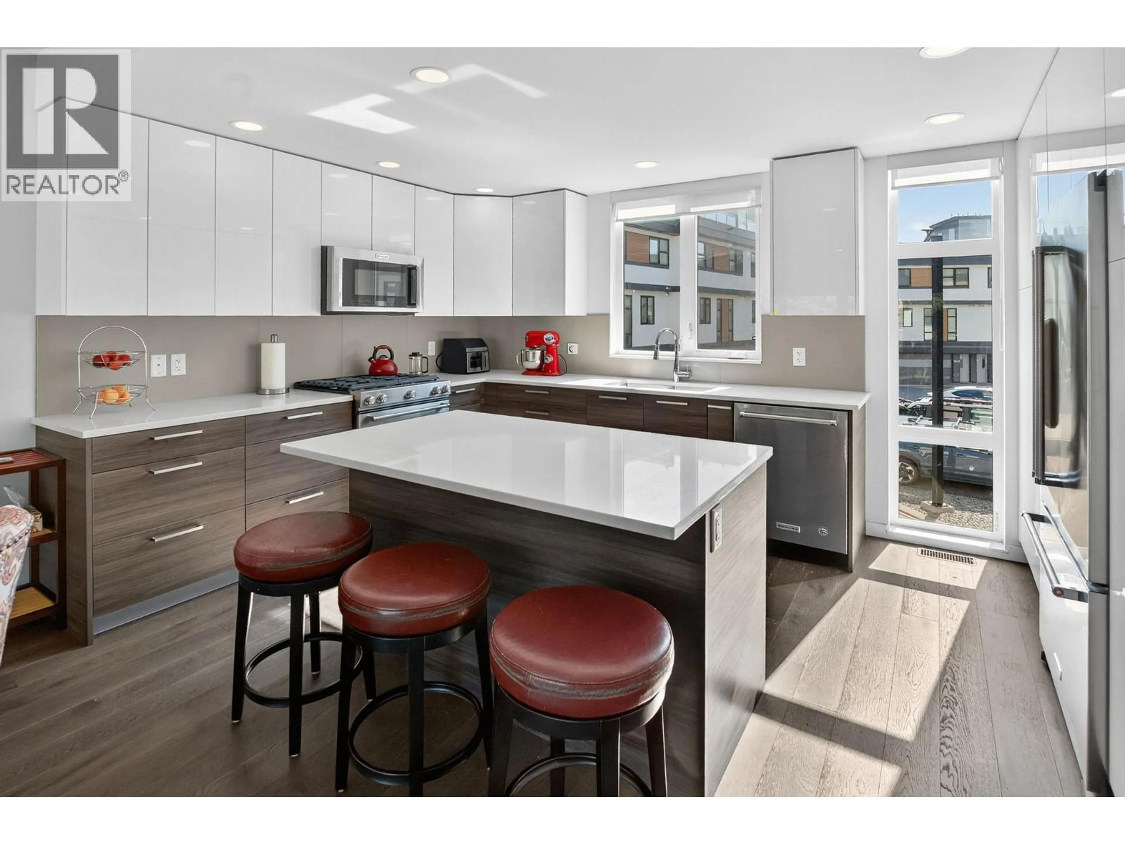 Open concept kitchen, unknown for 33 - 1515 HIGHLAND DRIVE, Kelowna British Columbia V1Y0C9