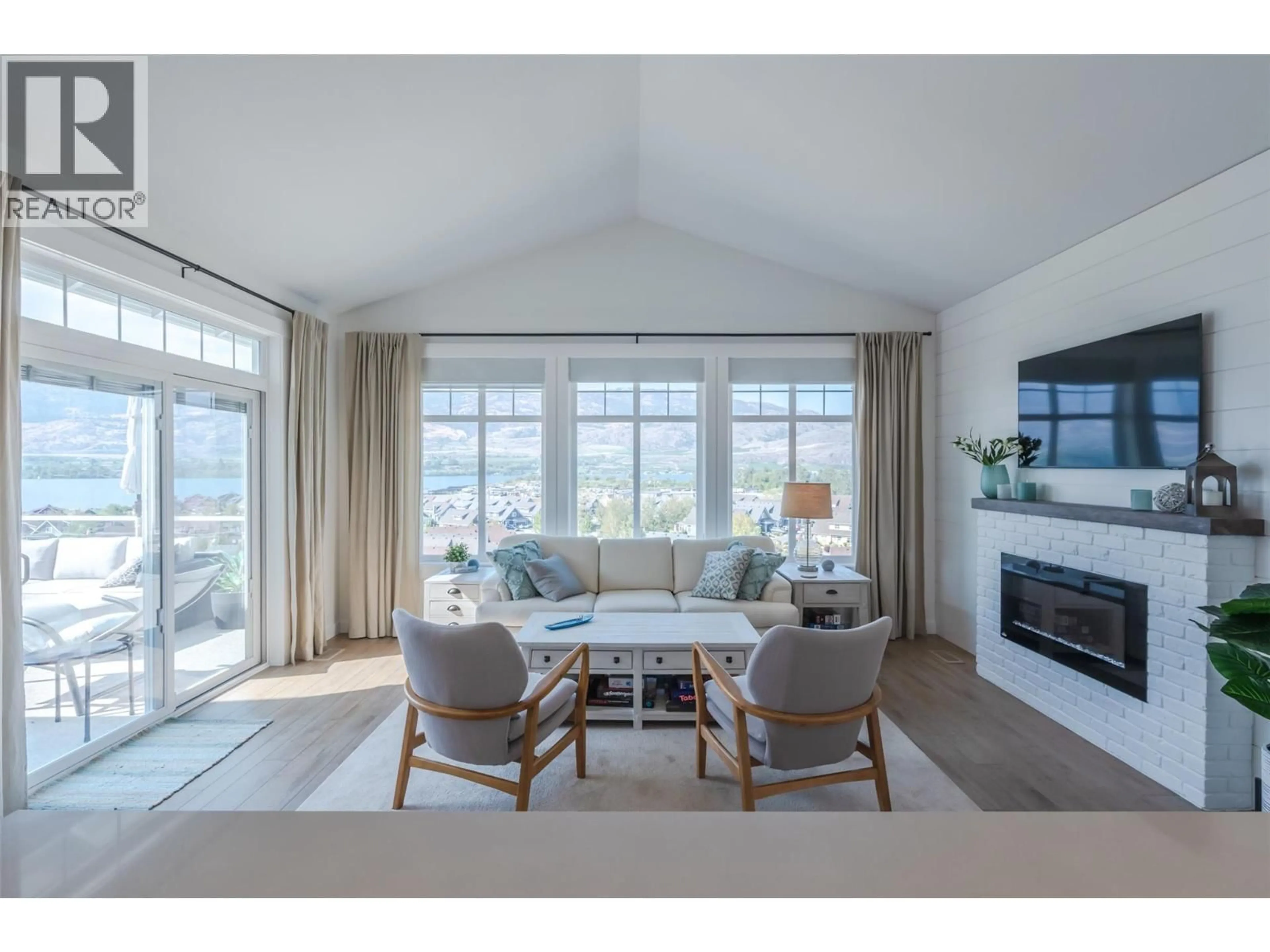 Living room with furniture, unknown for 174 - 2450 RADIO TOWER ROAD, Oliver British Columbia V0H1T1