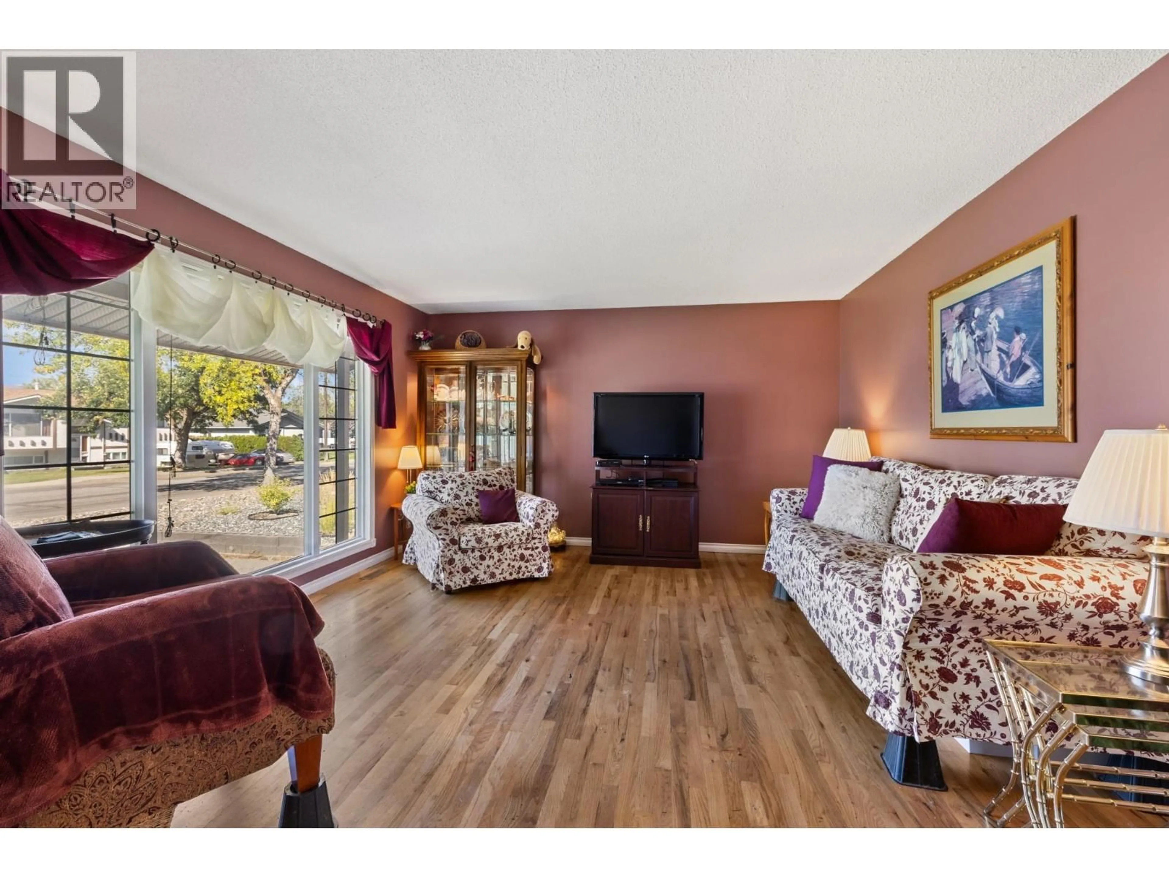 Living room with furniture, unknown for 975 NEPTUNE ROAD, Kelowna British Columbia V1X3E4