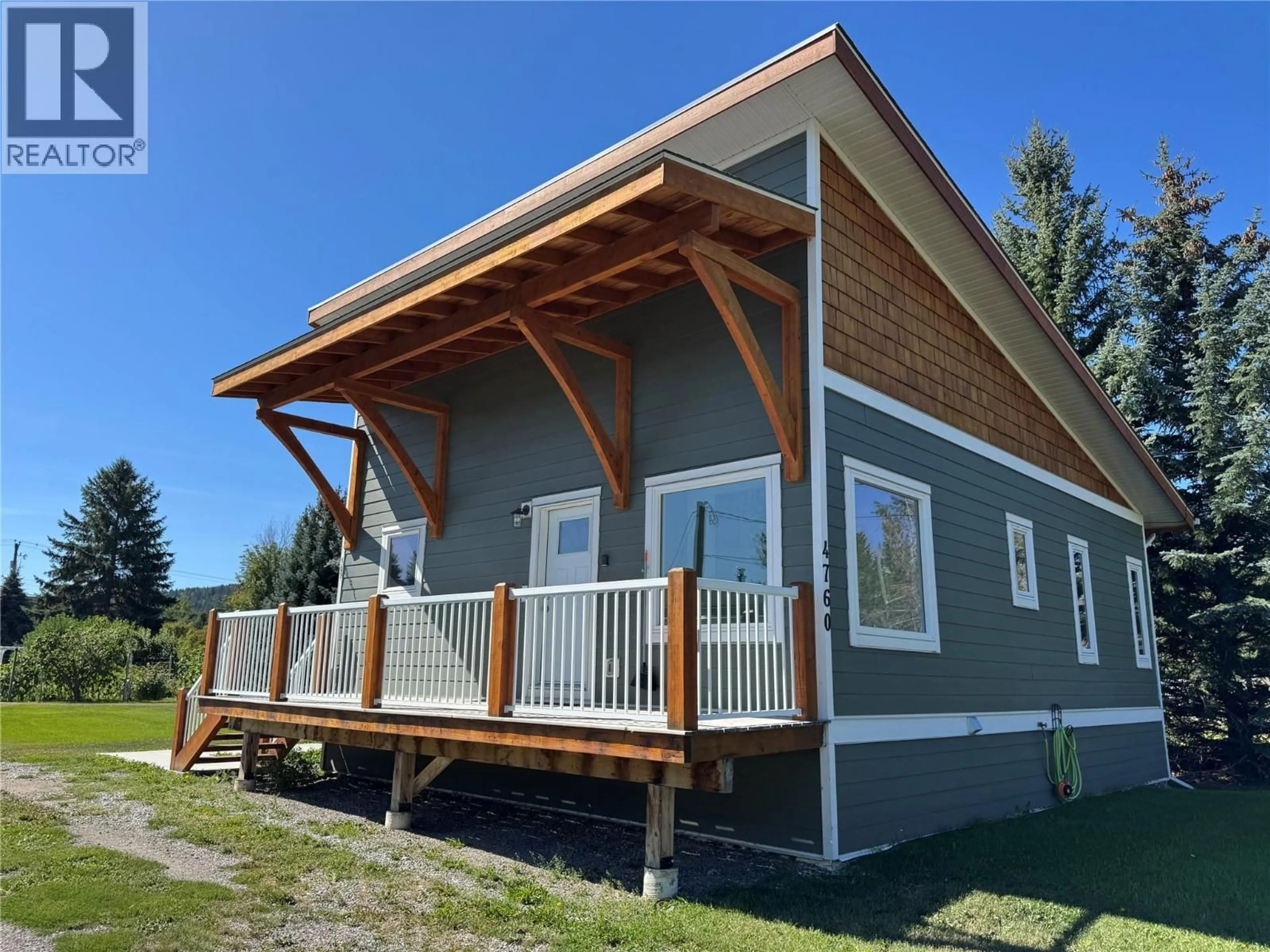 Home with vinyl exterior material, building for 4760 WILLOW AVENUE, Canal Flats British Columbia V0B1B0