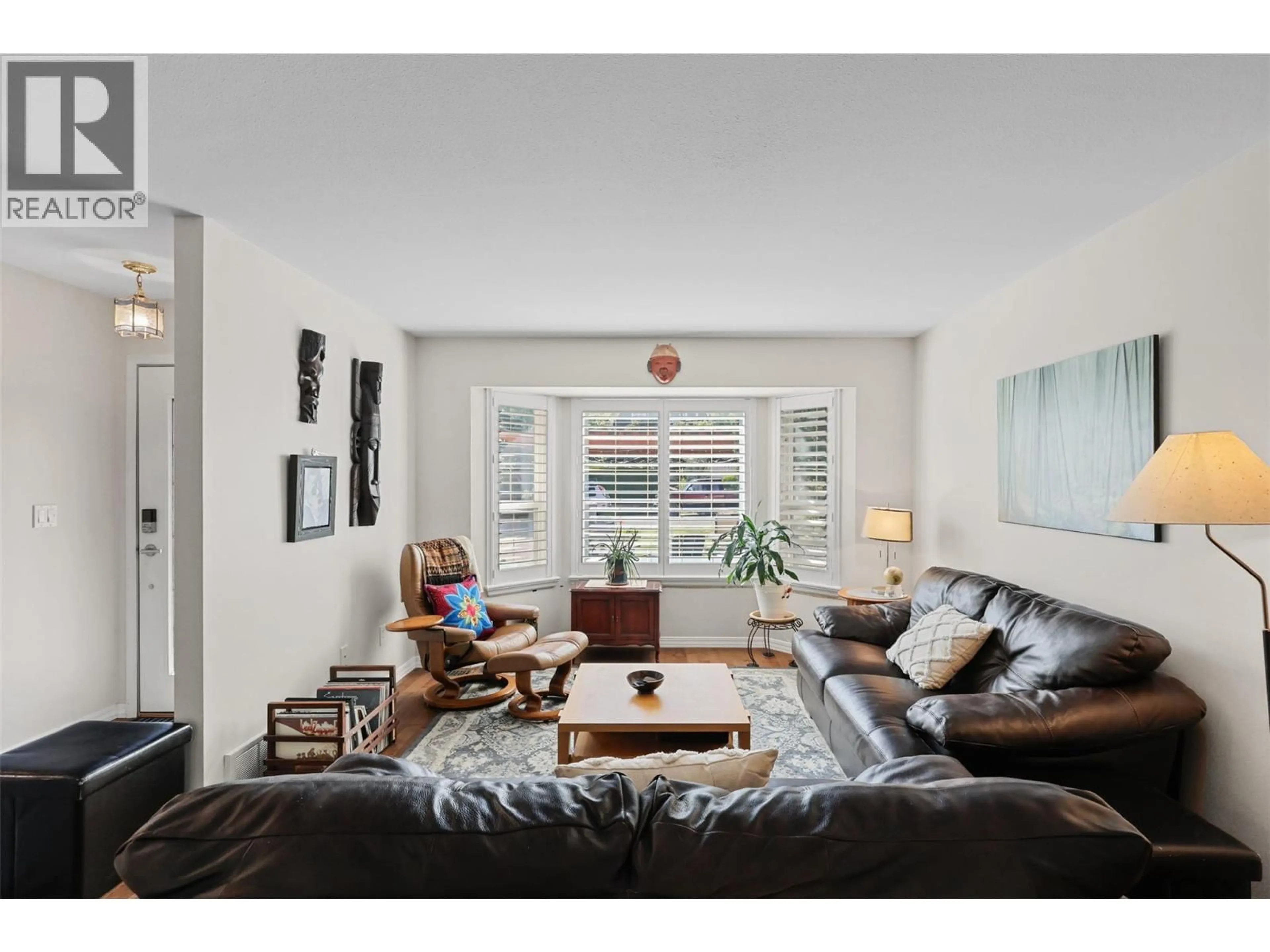 Living room with furniture, unknown for 225 SUNHILL COURT, Kamloops British Columbia V2E2P5