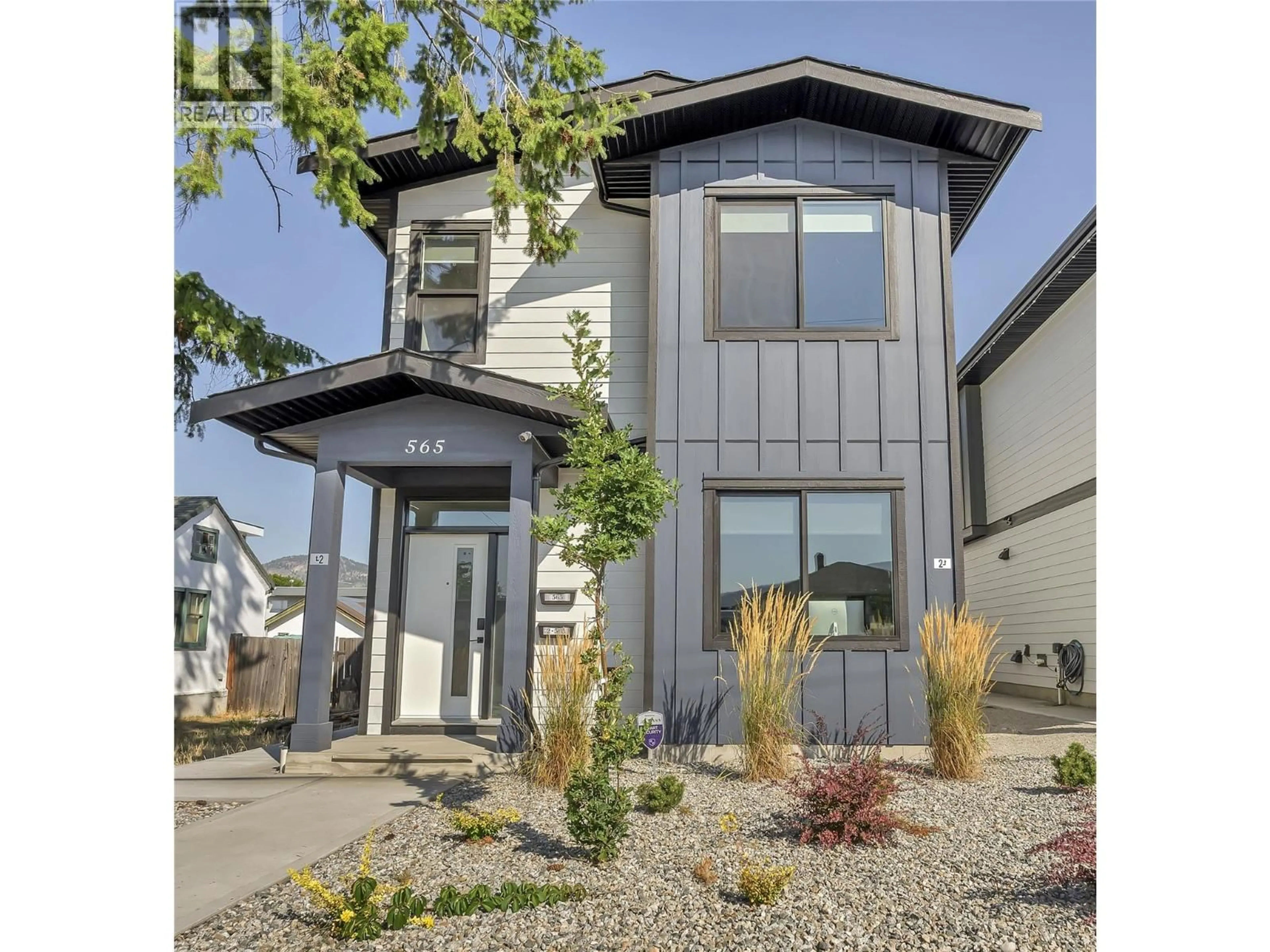 Home with vinyl exterior material, street for 565 FORESTBROOK DRIVE, Penticton British Columbia V2A2E5