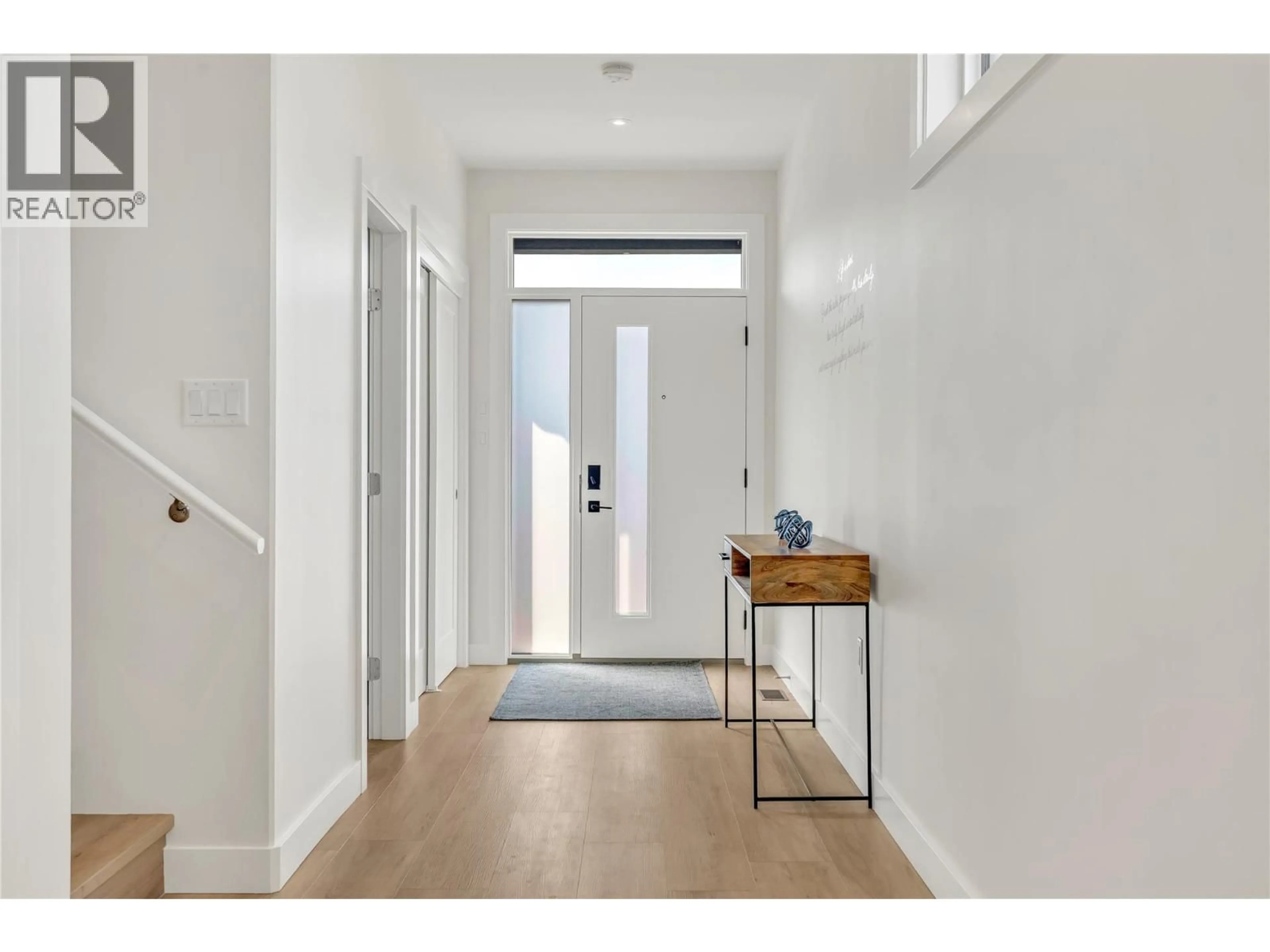 Indoor entryway for 565 FORESTBROOK DRIVE, Penticton British Columbia V2A2E5
