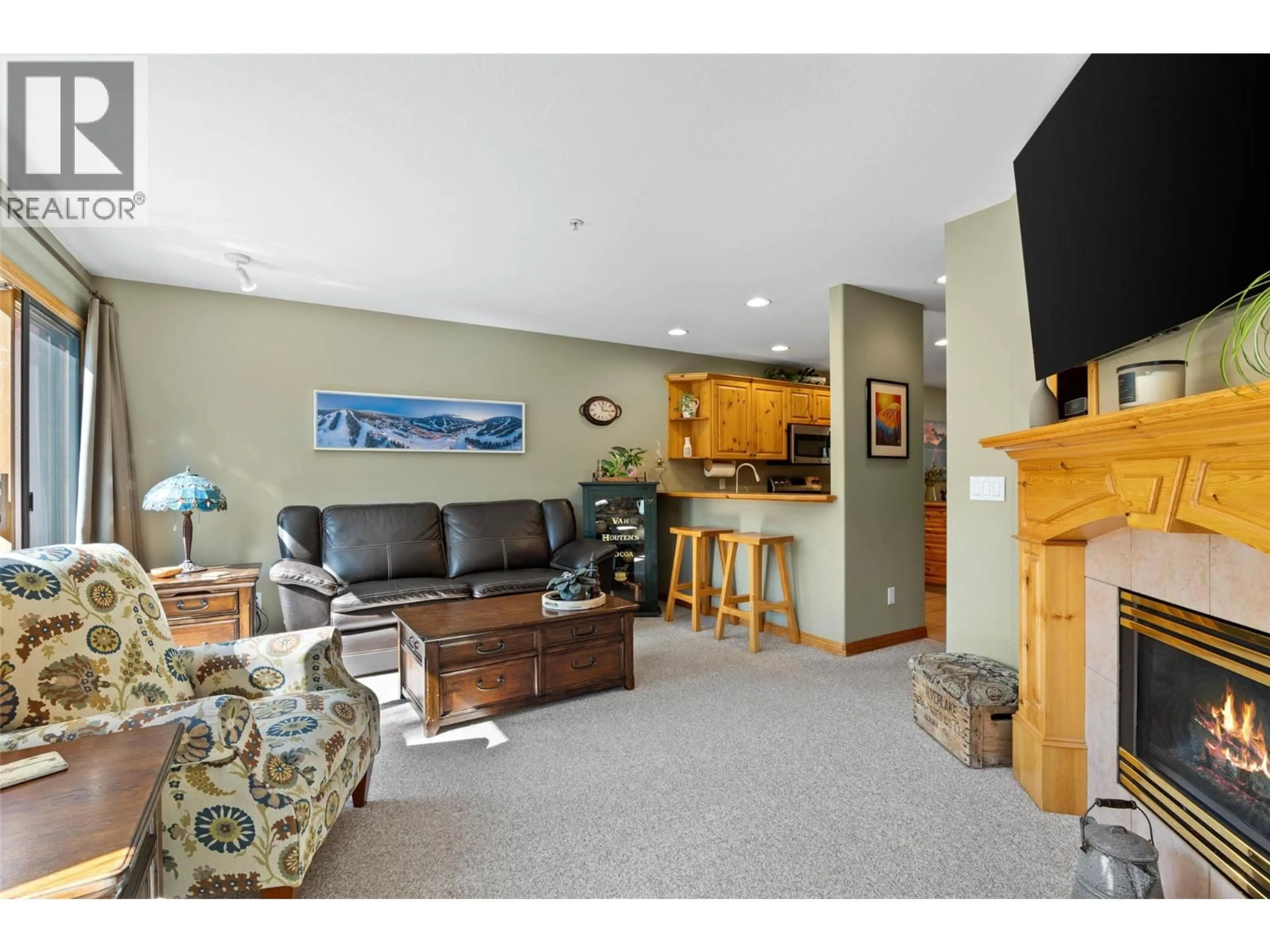 Living room with furniture, unknown for 41 - 3320 VILLAGE PLACE, Sun Peaks British Columbia V0E5N0