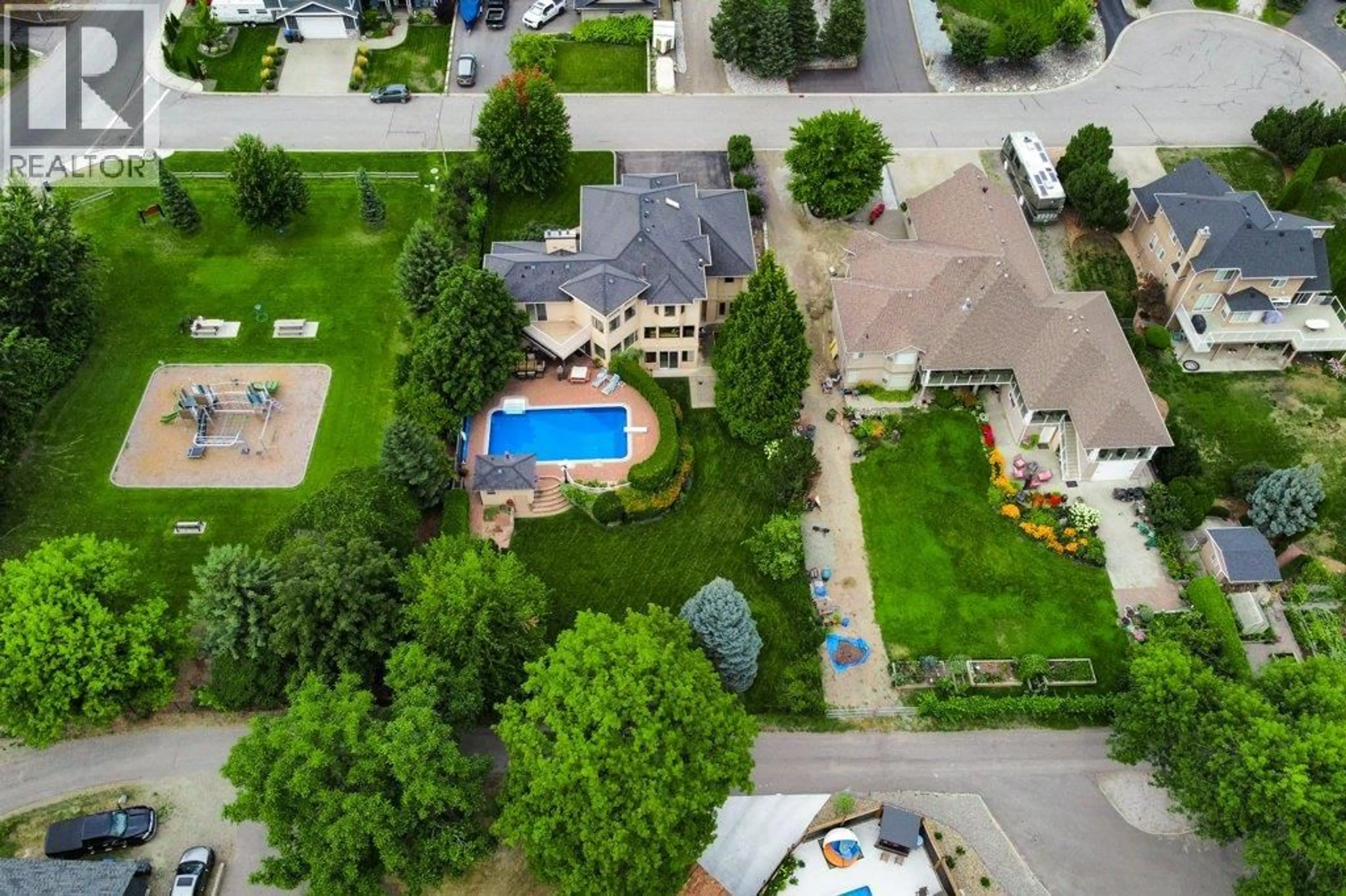 A pic from outside/outdoor area/front of a property/back of a property/a pic from drone, unknown for 1061 AVONDALE PLACE, West Kelowna British Columbia V1Z3J9