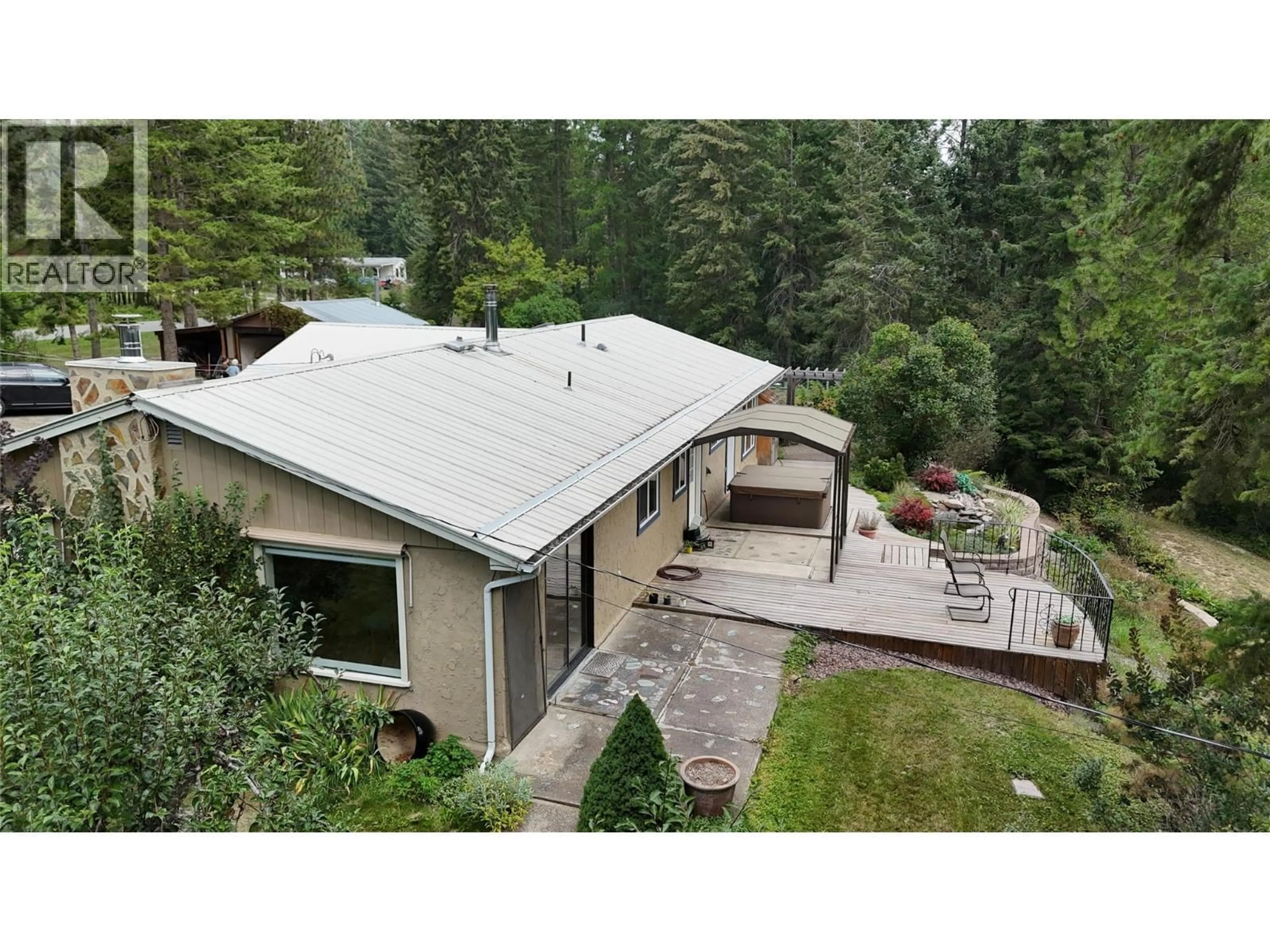 A pic from outside/outdoor area/front of a property/back of a property/a pic from drone, unknown for 1058 SINCLAIR ROAD, Lister British Columbia V0B1G2
