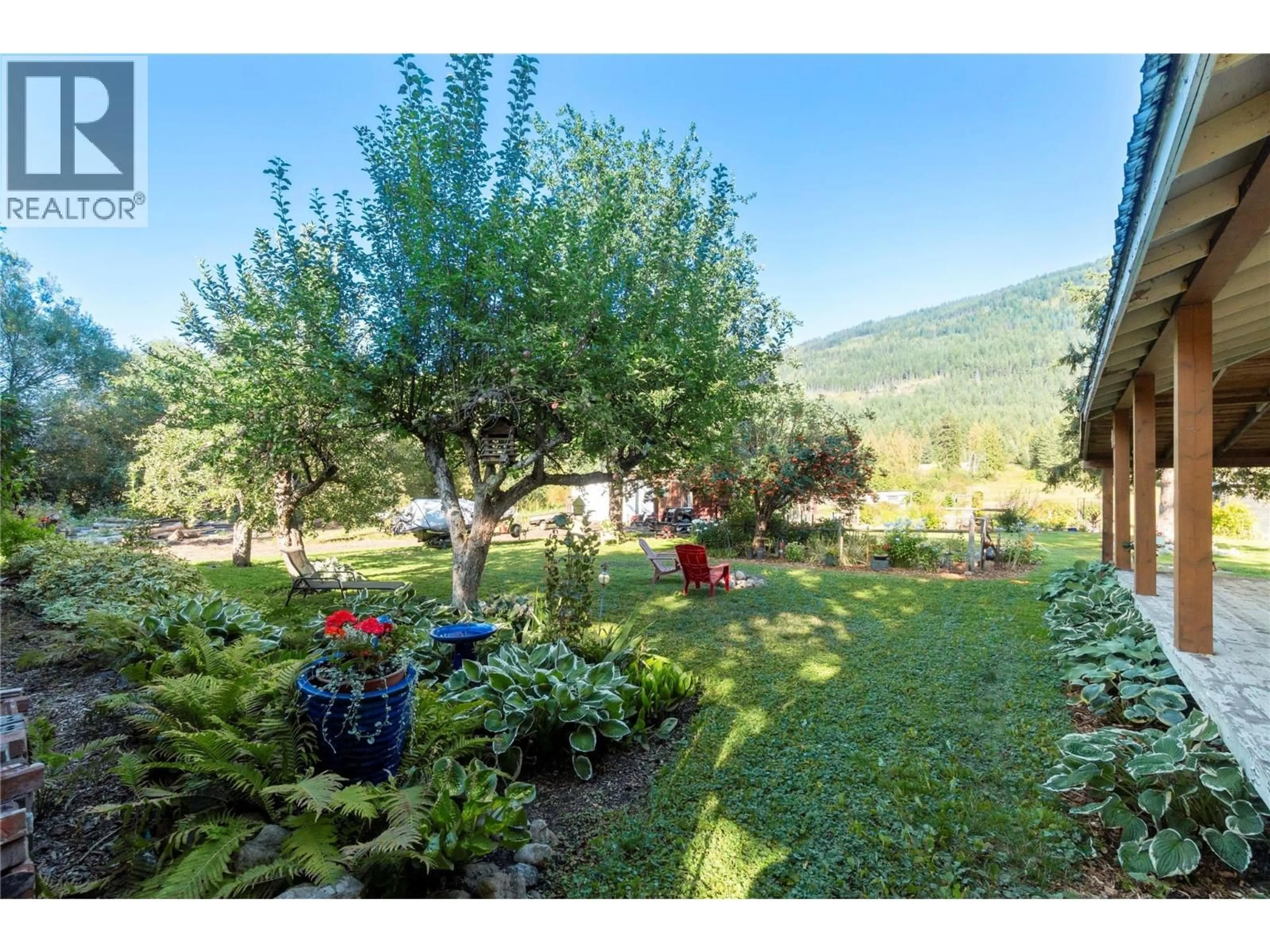 Patio, mountain view for 3590 50 STREET NORTHEAST, Salmon Arm British Columbia V1E1Y5