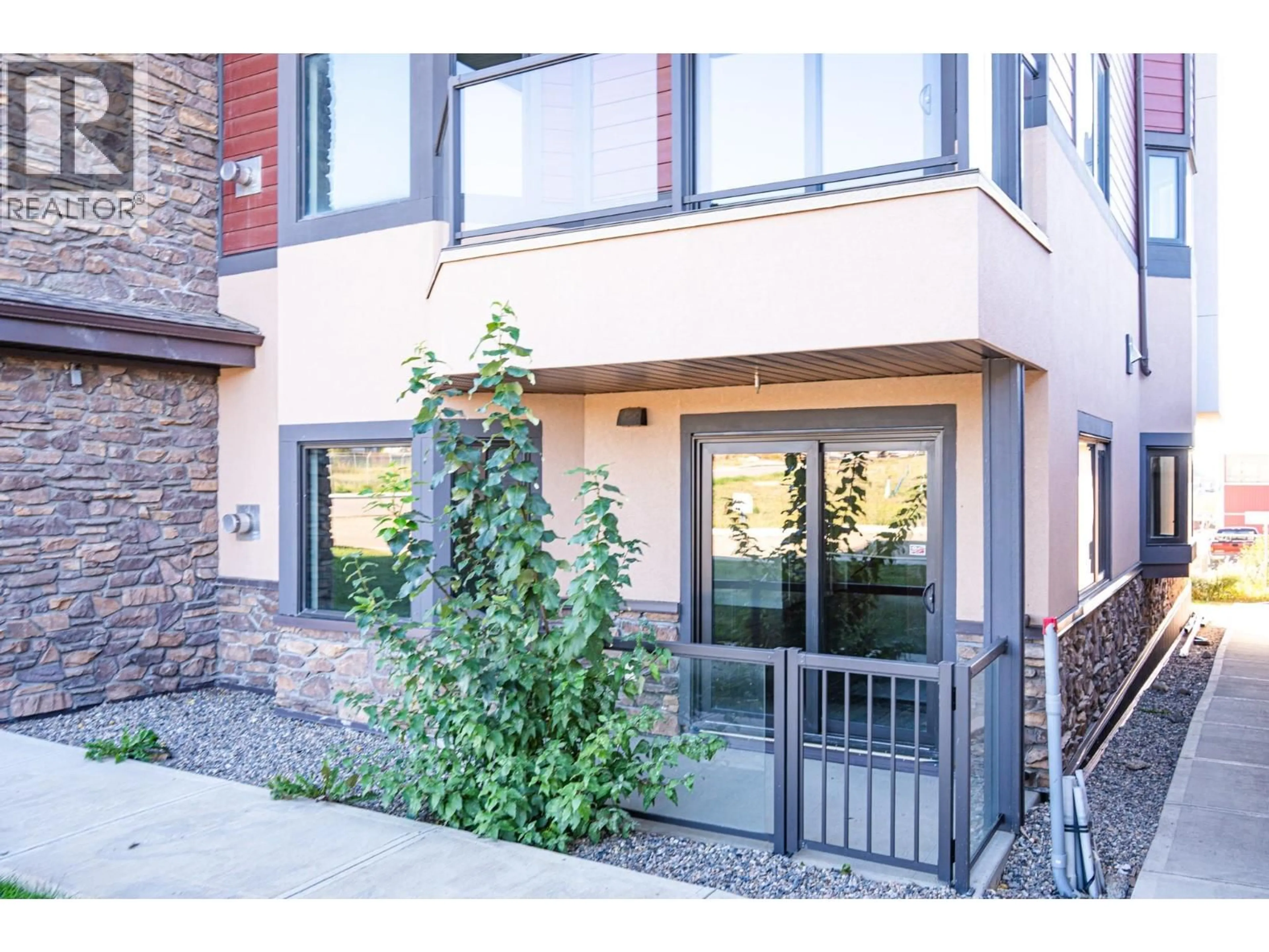 Indoor entryway for 1202 - 2032 86 AVENUE, Dawson Creek British Columbia V1G0G7