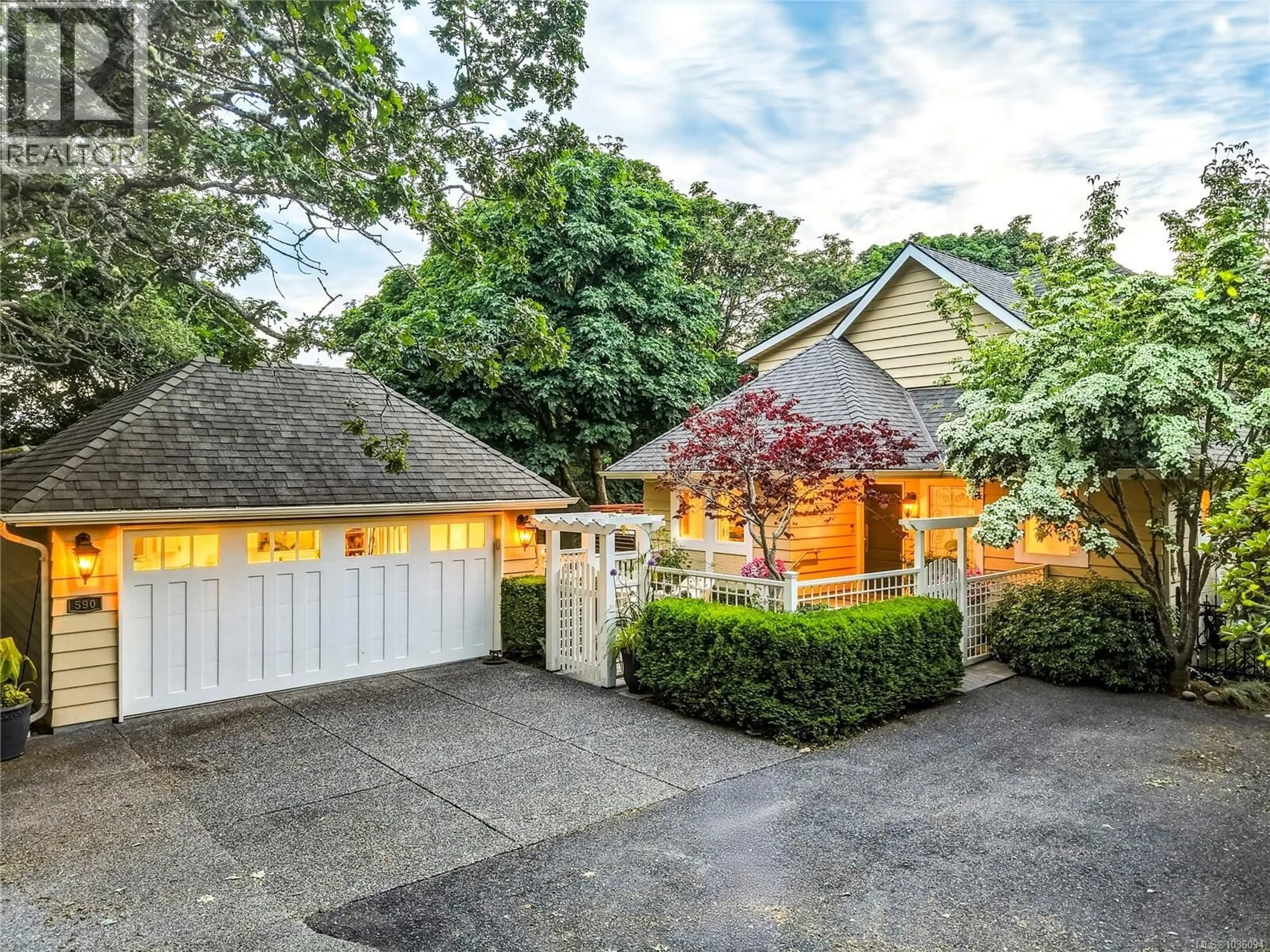 Unknown for 590 ISLAND ROAD, Oak Bay British Columbia V8S2T6