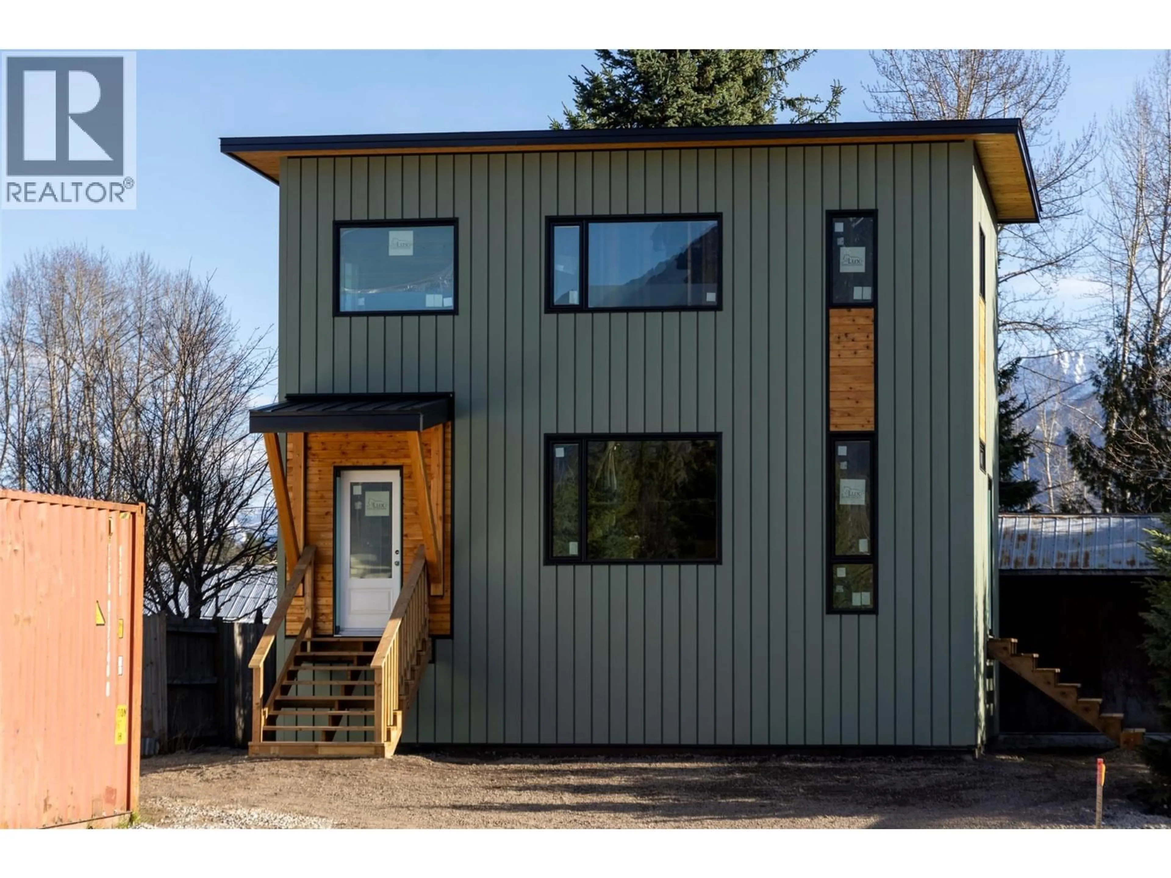 Home with vinyl exterior material, building for 1170 MCDONALD AVENUE, Fernie British Columbia V0B1M1