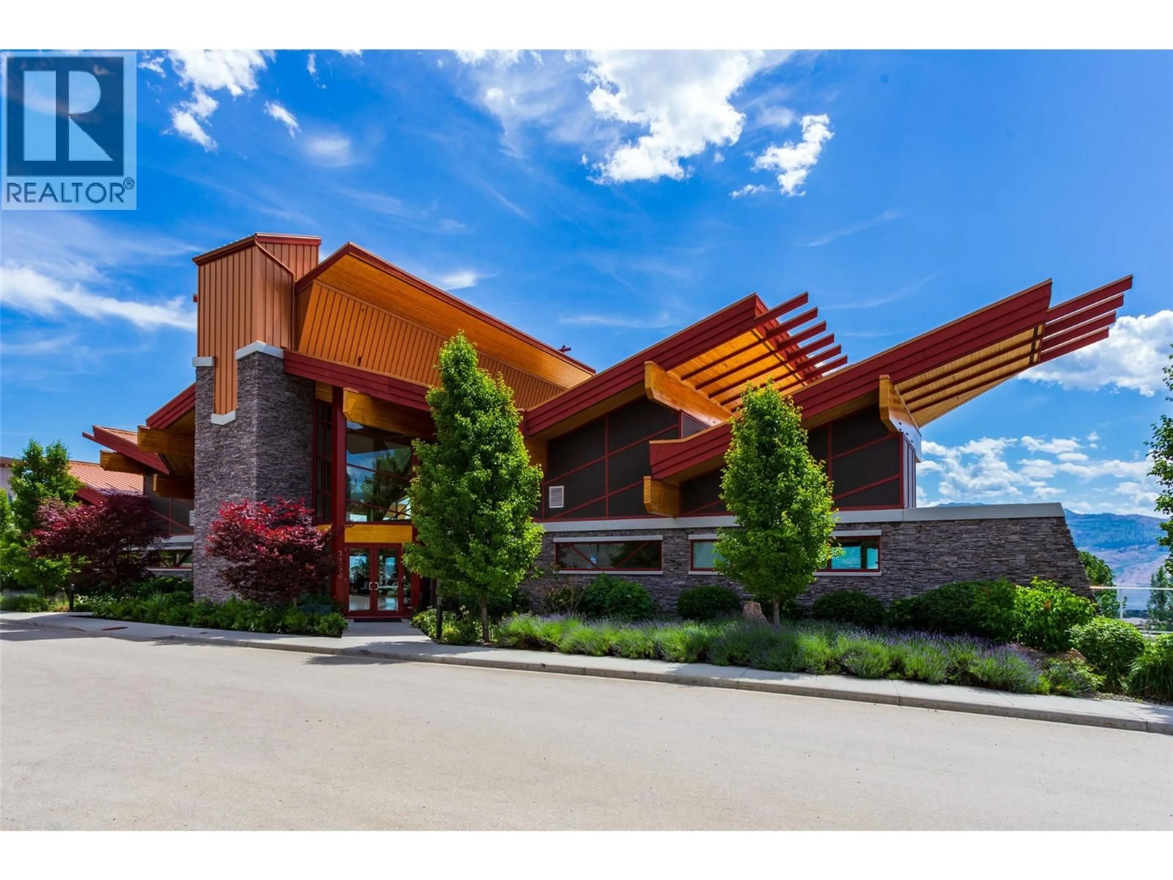Indoor foyer for 409 - 3205 SKYVIEW LANE, West Kelowna British Columbia V4T3J3