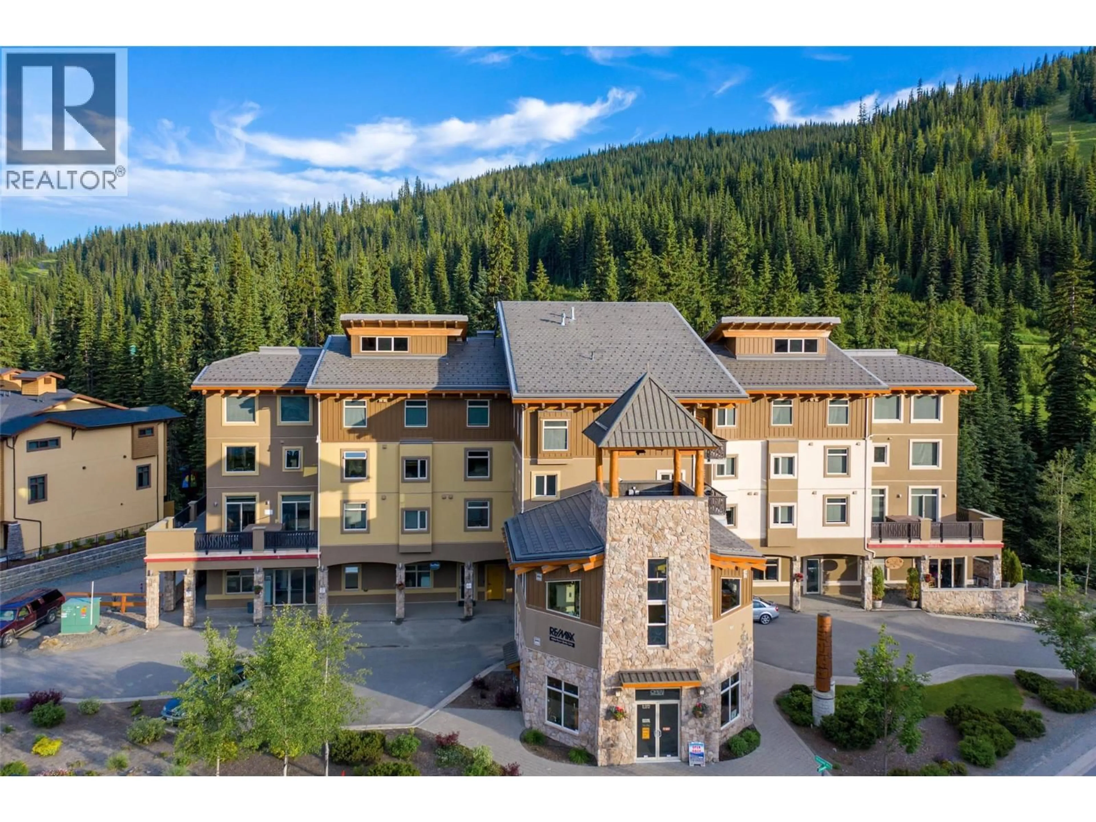 A pic from outside/outdoor area/front of a property/back of a property/a pic from drone, mountain view for 403 - 3270 VILLAGE WAY, Sun Peaks British Columbia V0E5N0