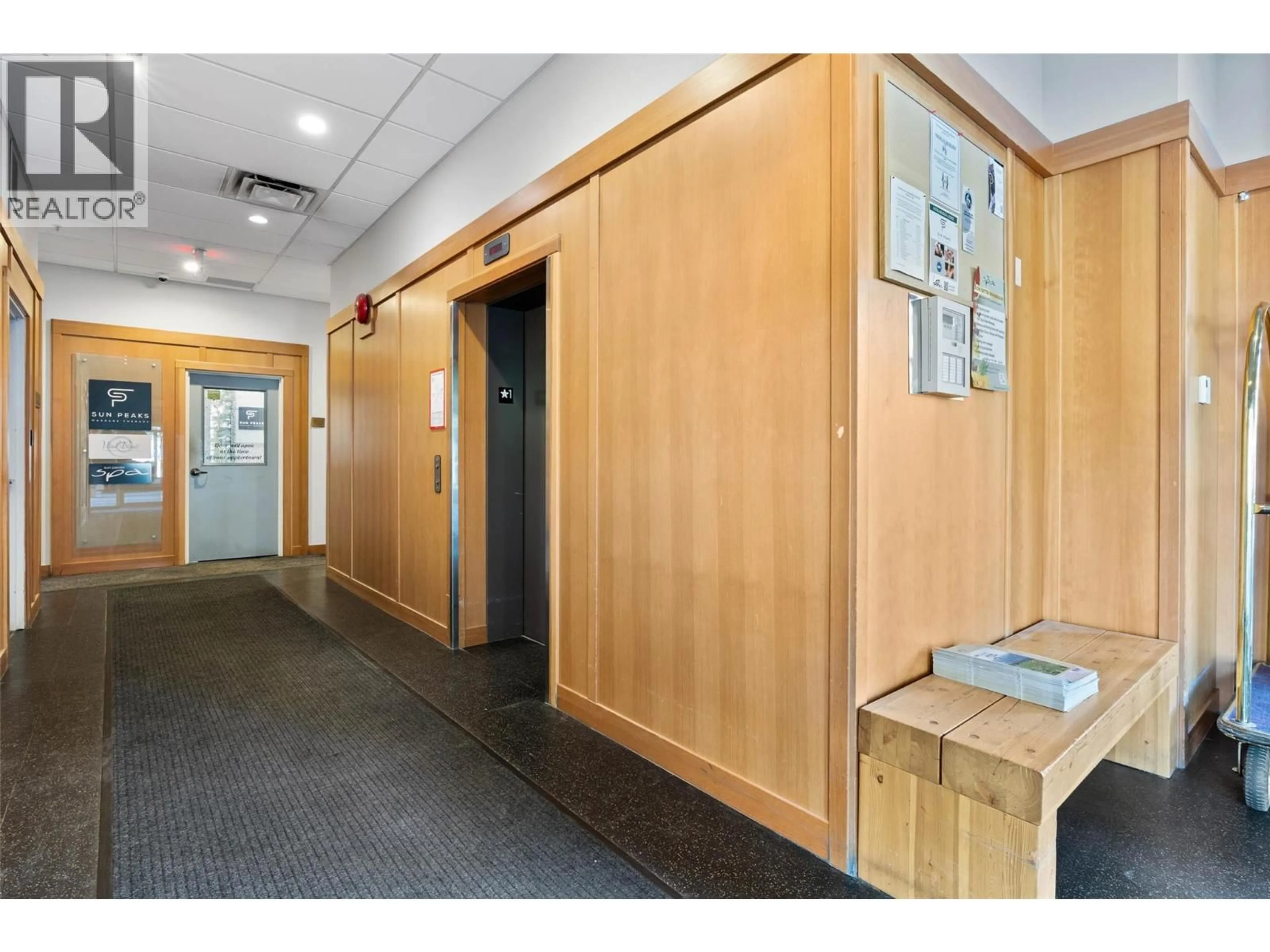 Indoor foyer for 403 - 3270 VILLAGE WAY, Sun Peaks British Columbia V0E5N0
