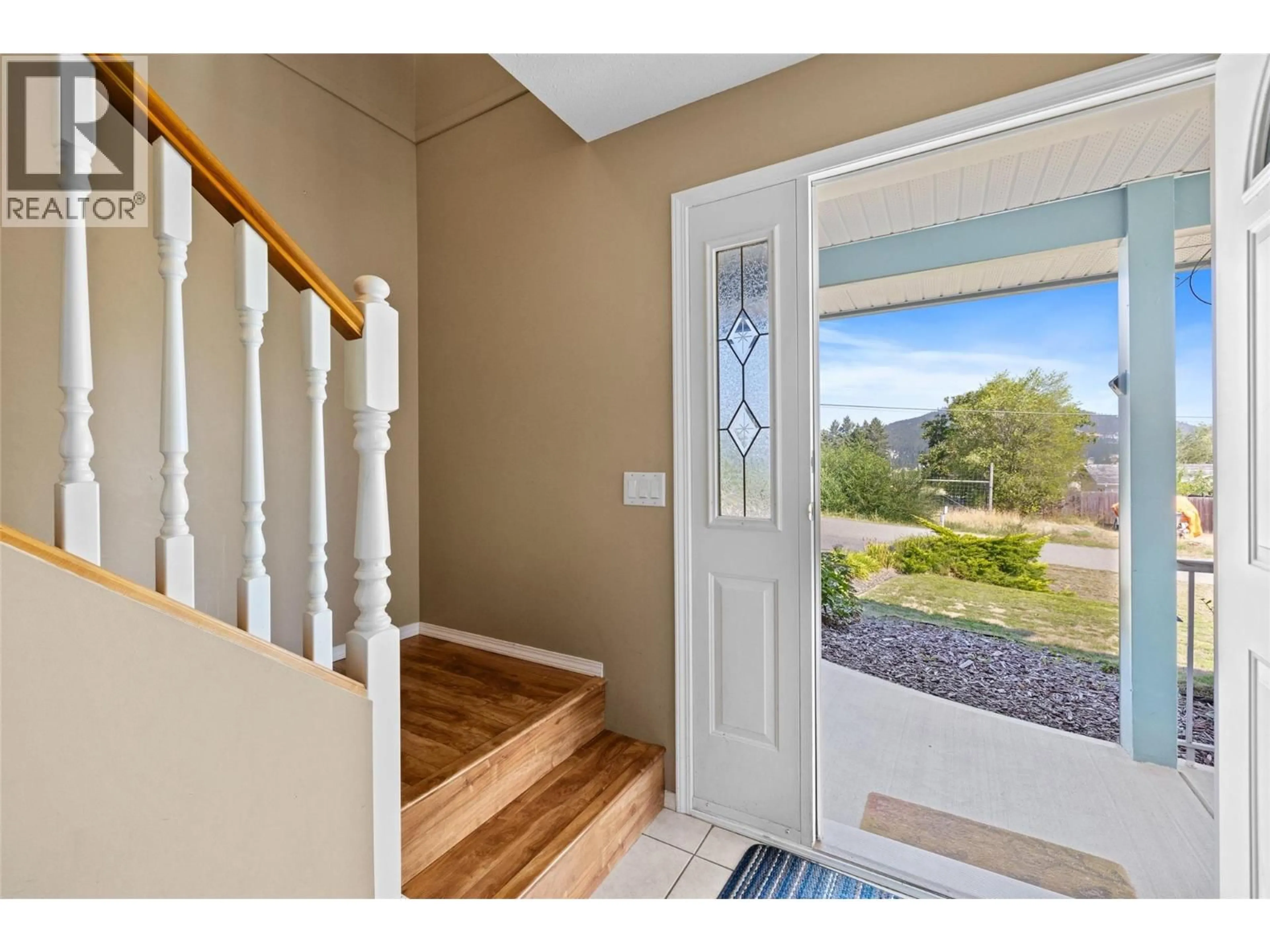 Indoor entryway for 2171 AMUNDSEN ROAD, Lake Country British Columbia V4V1J1