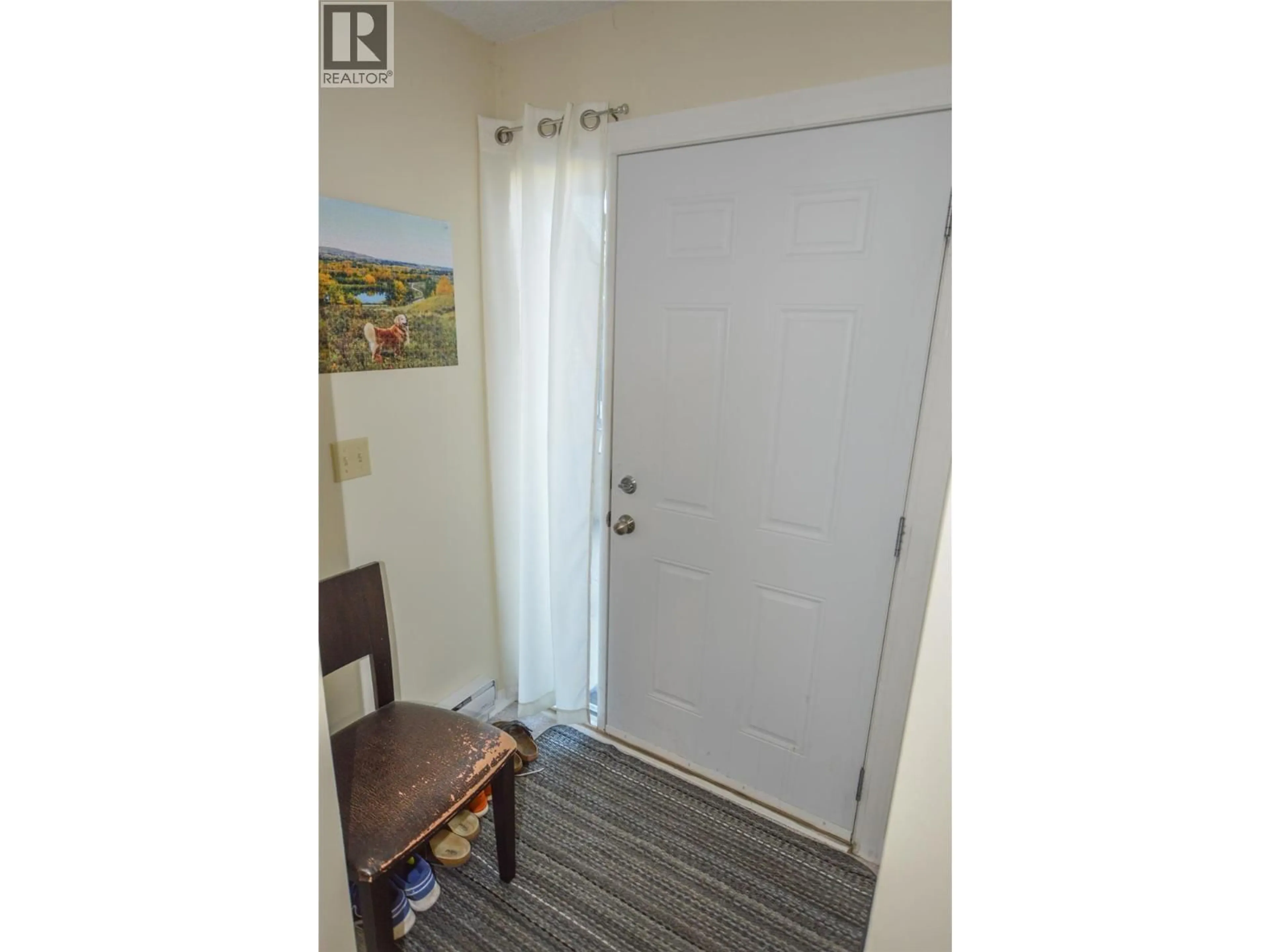 Indoor entryway for 513 - 3140 WILSON STREET, Penticton British Columbia V2A7K4