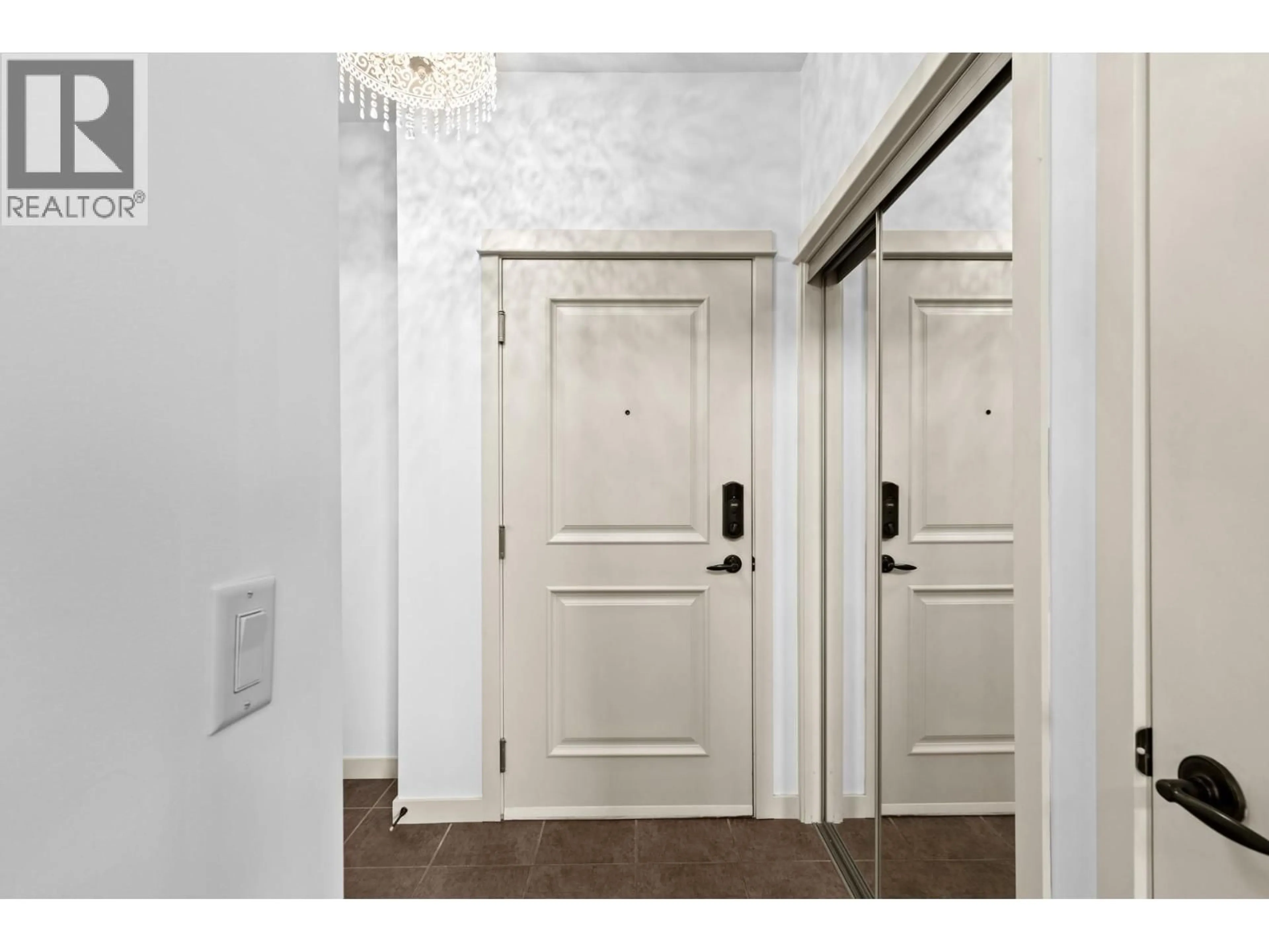 Indoor entryway for 413 - 2142 VASILE ROAD, Kelowna British Columbia V1Y6H5