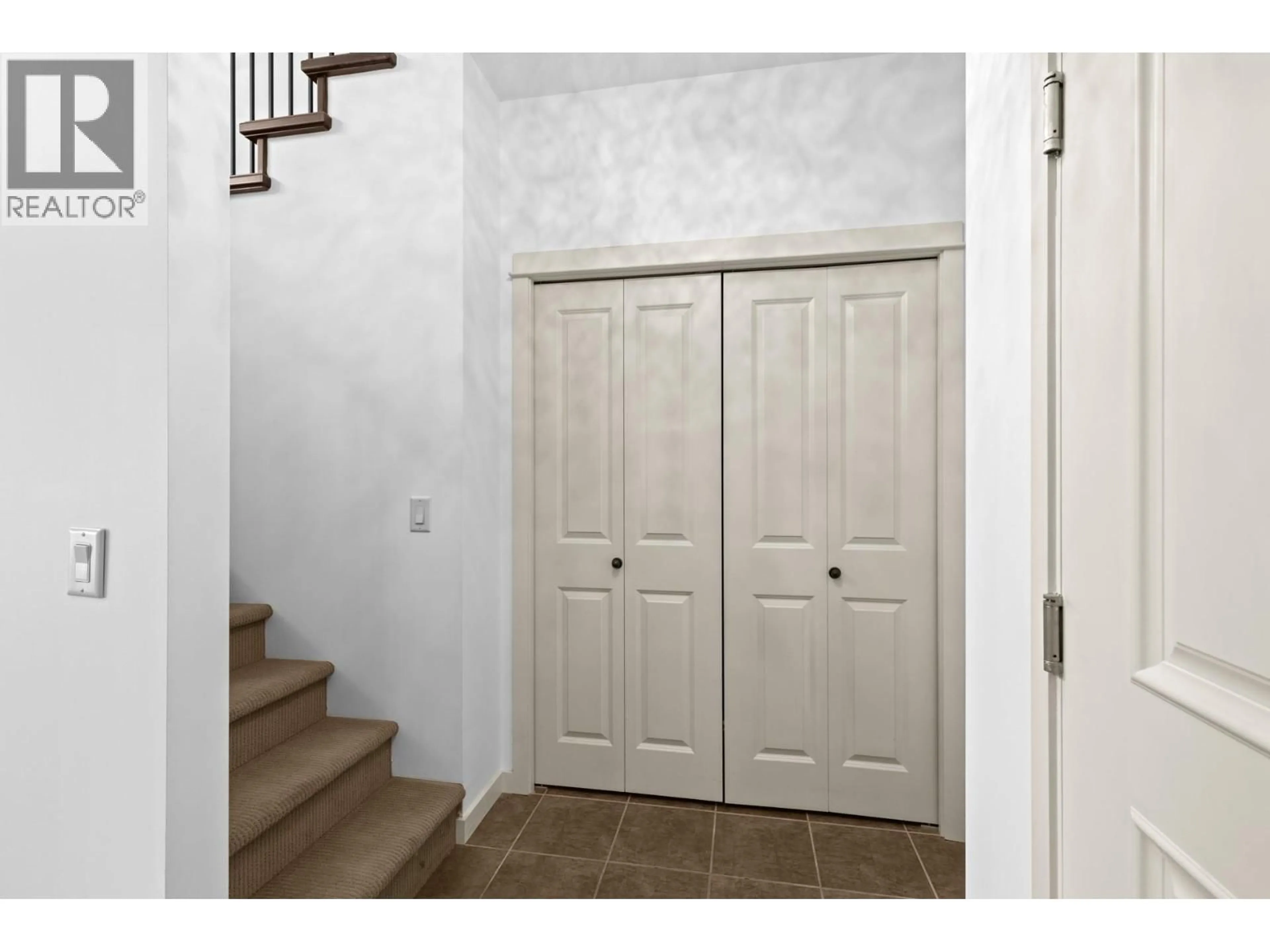 Indoor entryway for 413 - 2142 VASILE ROAD, Kelowna British Columbia V1Y6H5