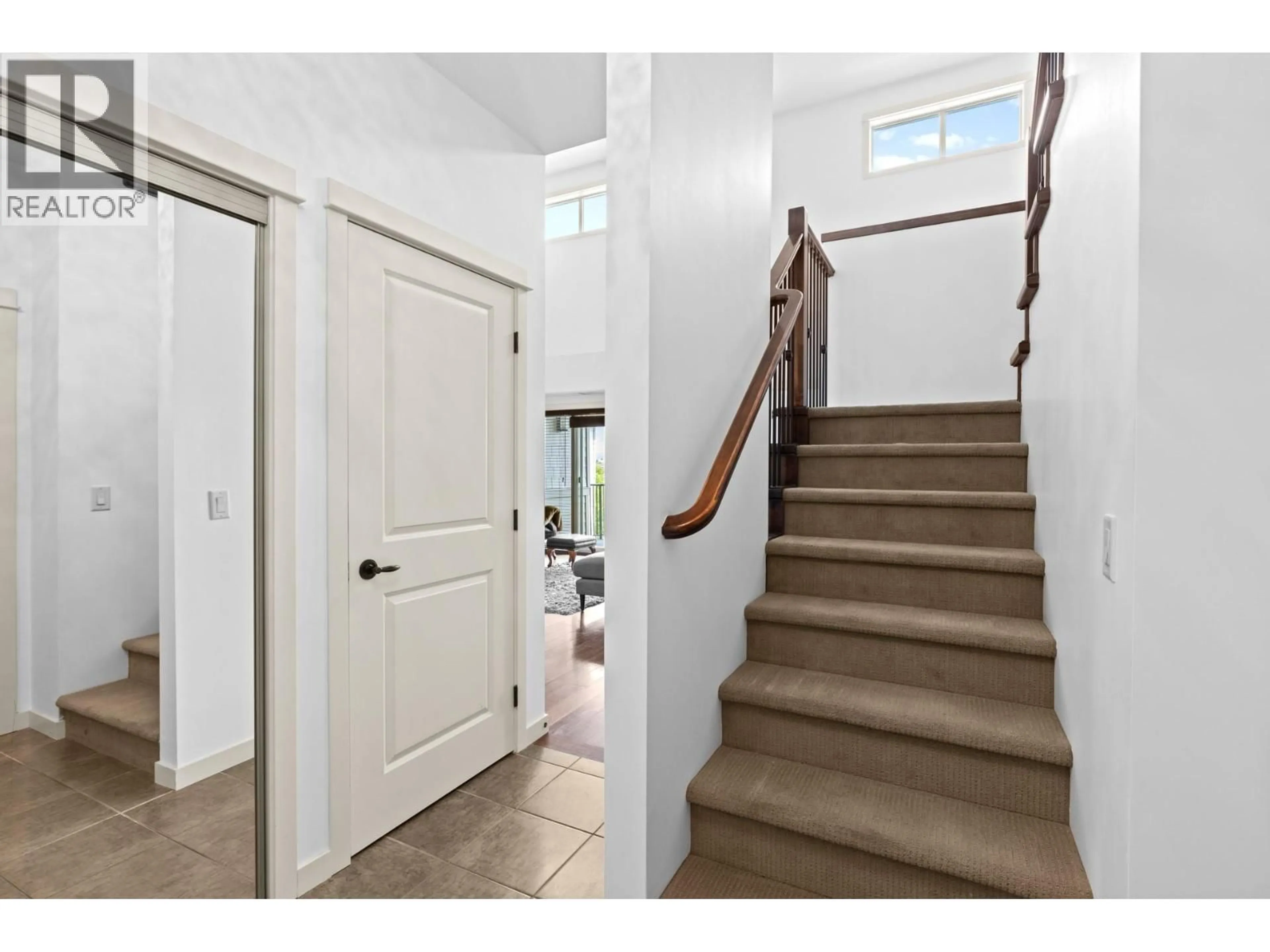Indoor entryway for 413 - 2142 VASILE ROAD, Kelowna British Columbia V1Y6H5