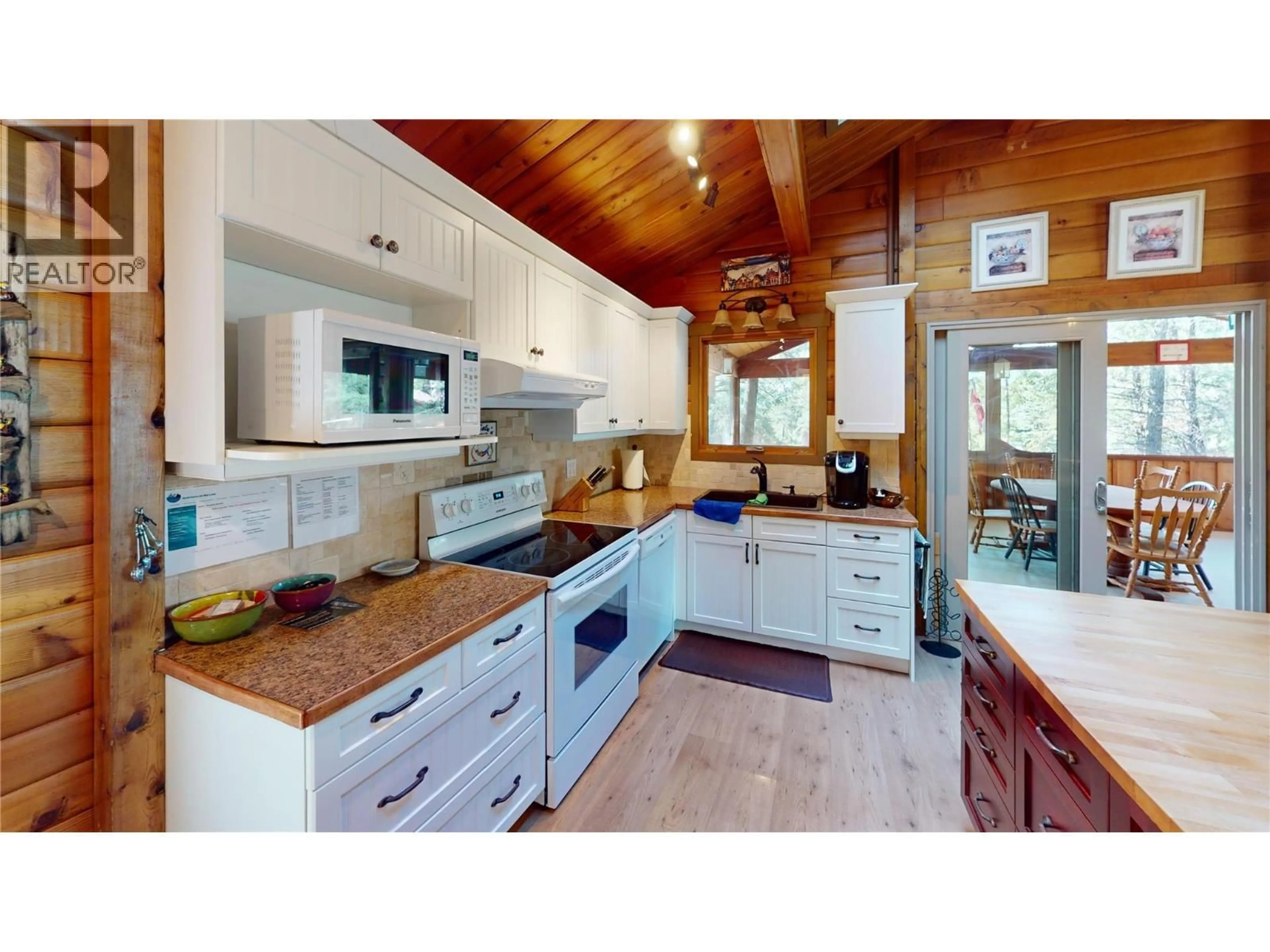 Open concept kitchen, unknown for 110 INDIAN BEACH ROAD, Windermere British Columbia V0B2L2