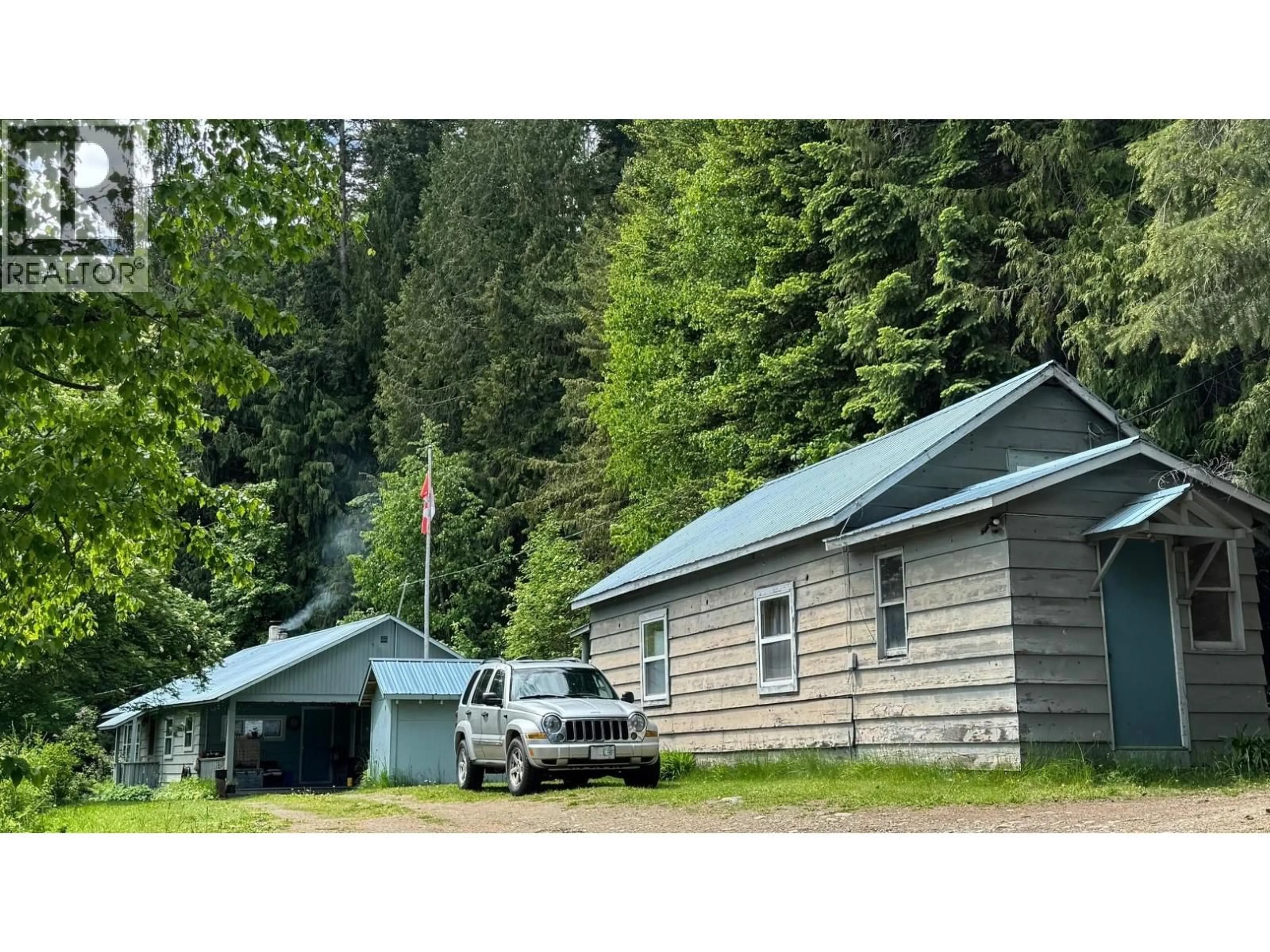 A pic from outside/outdoor area/front of a property/back of a property/a pic from drone, unknown for 8927 KOEHLE ROAD, Kaslo British Columbia V0G1M0