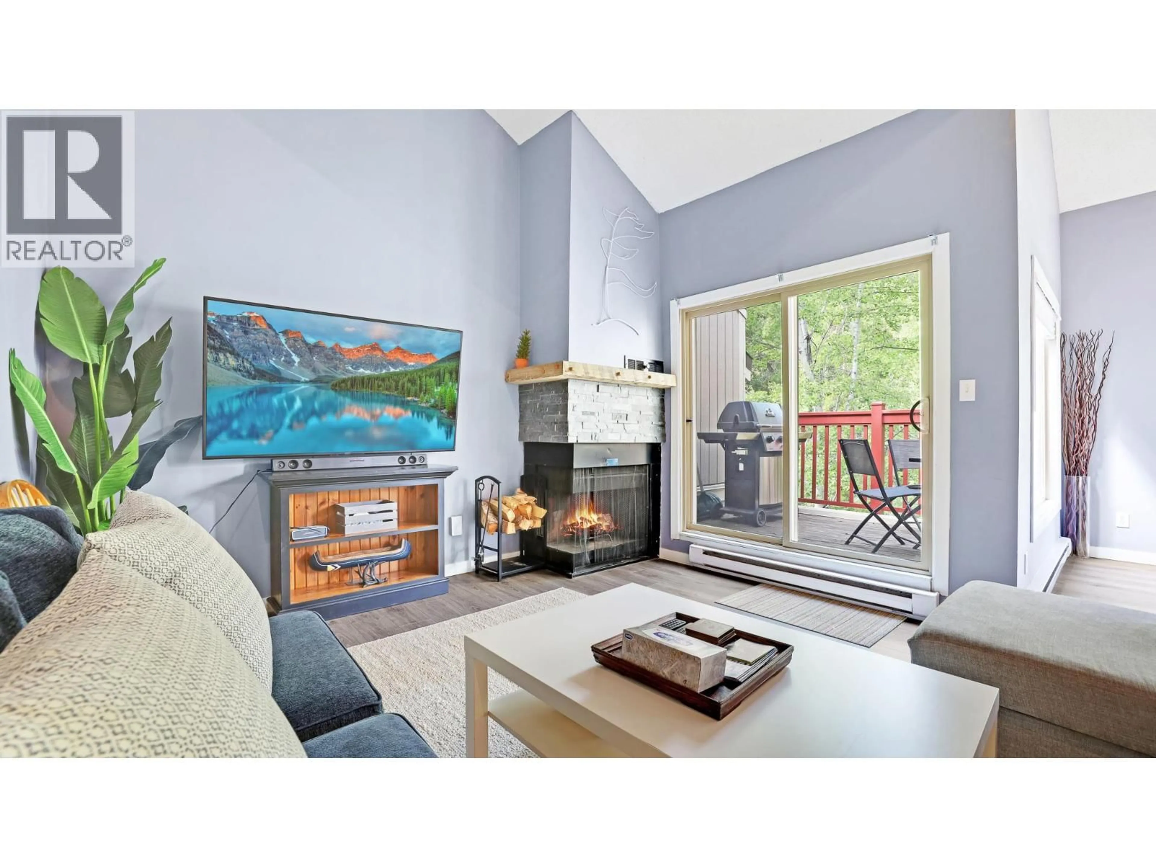 Living room with furniture, unknown for 135 - 2035 PANORAMA DRIVE, Panorama British Columbia V0A1T0
