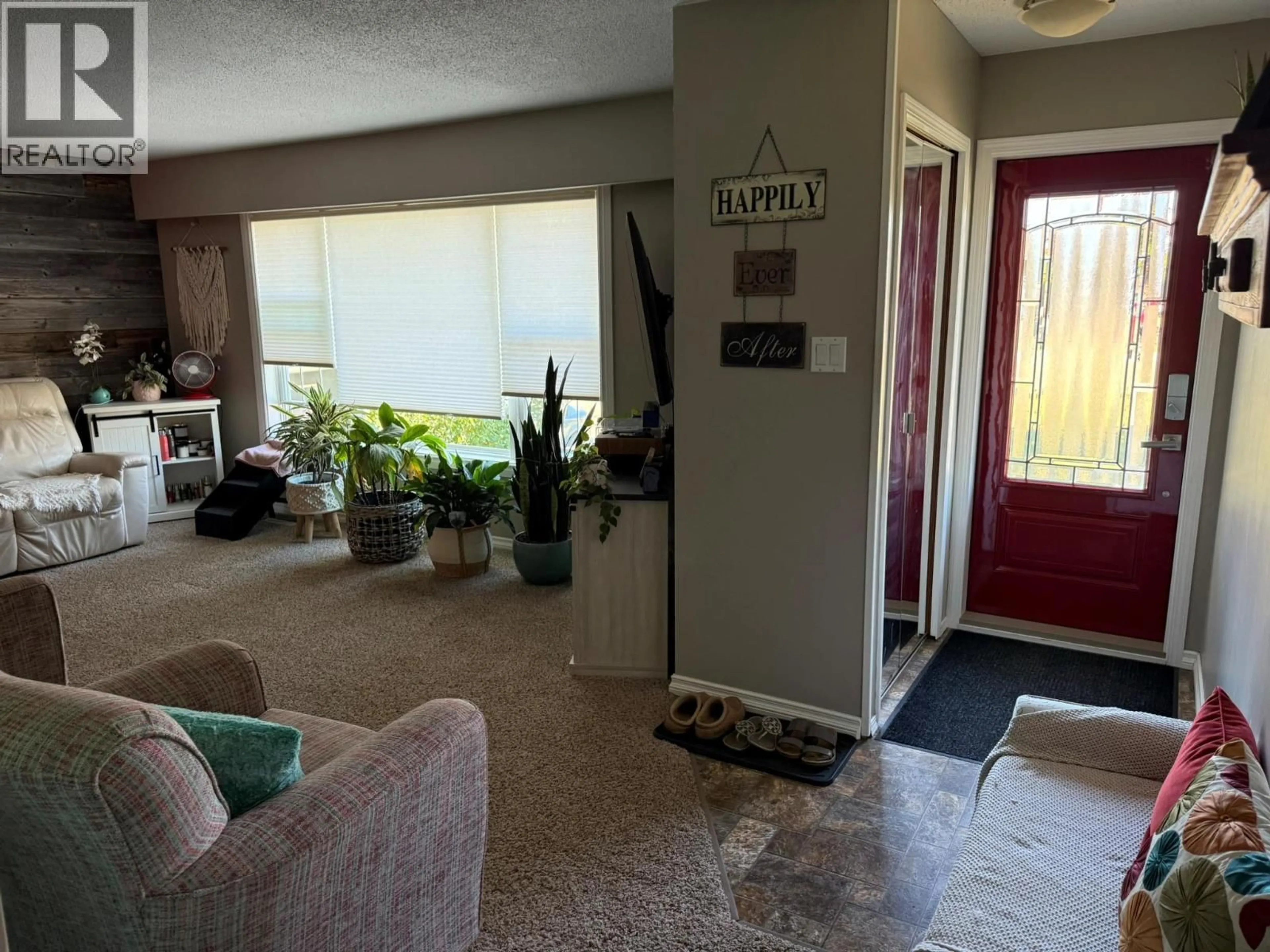 Indoor entryway for 1633 94 AVENUE, Dawson Creek British Columbia V1G1H3