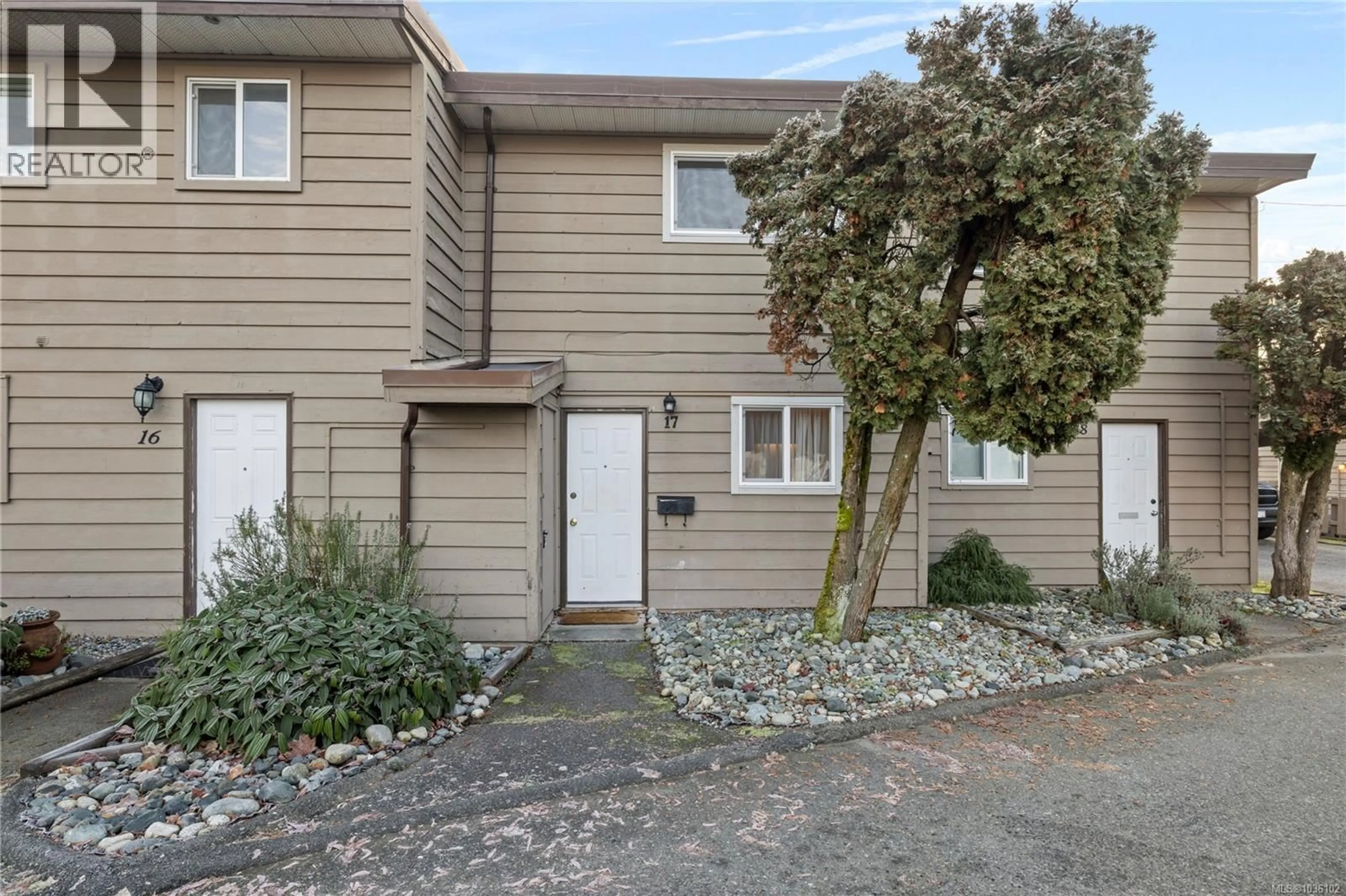 Home with vinyl exterior material, street for 17 - 25 PRYDE AVENUE, Nanaimo British Columbia V9S4R5