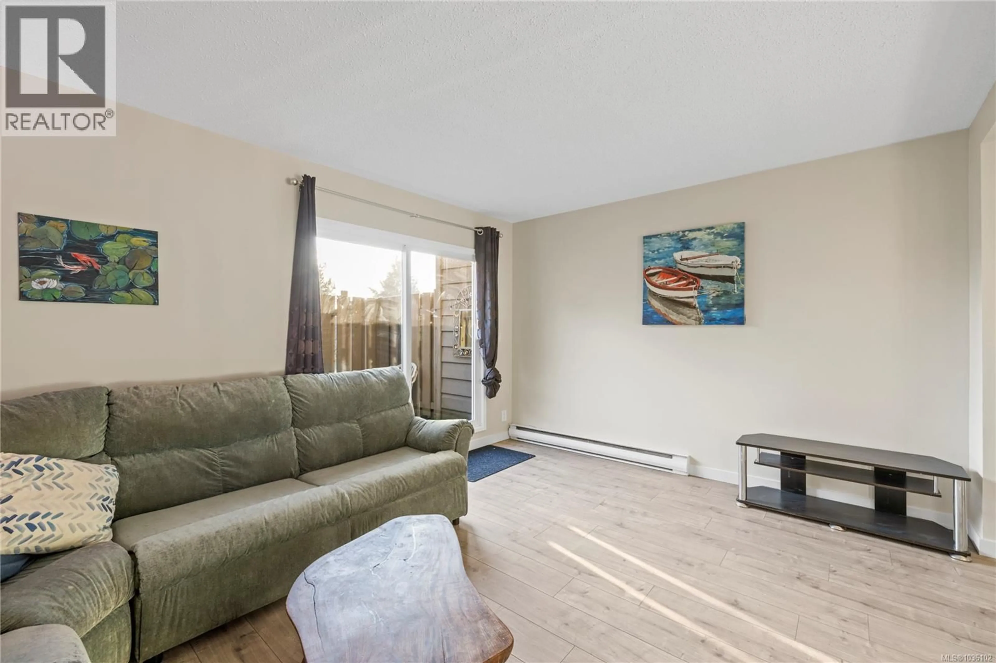 Living room with furniture, unknown for 17 - 25 PRYDE AVENUE, Nanaimo British Columbia V9S4R5